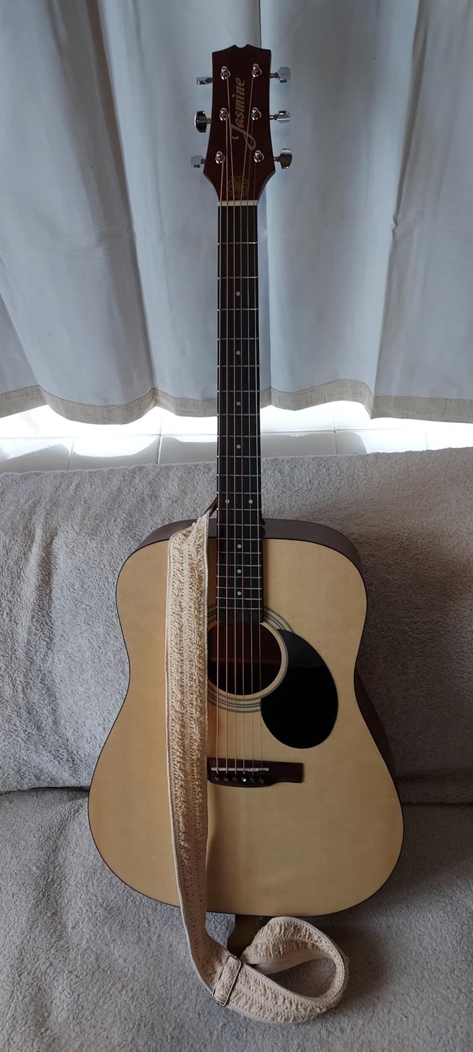 Jasmine S35 Dreadnought Acoustic Guitar, Natural Finish, Advanced X Bracing customer photo 2