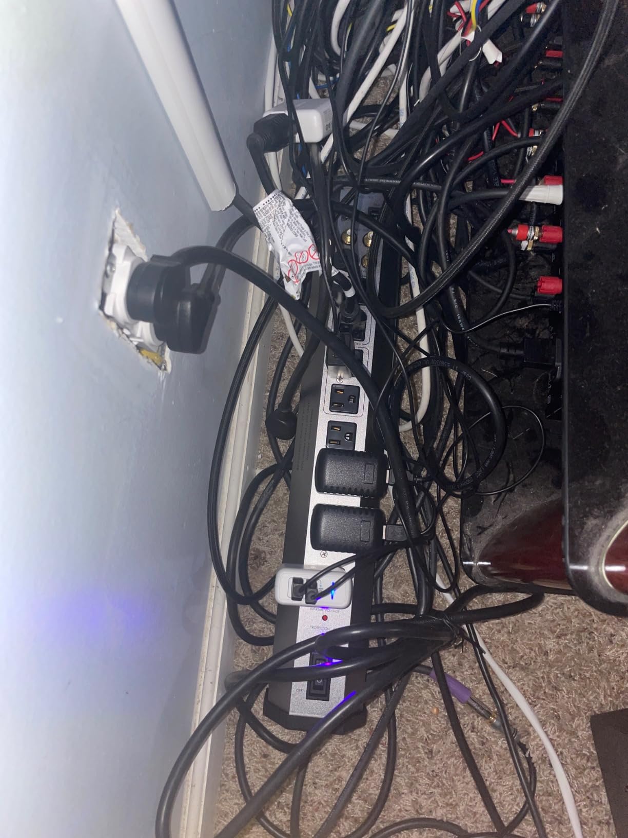 Panamax MR4300 9-Outlet Home Theater Power Management with Power Conditioning customer photo 2