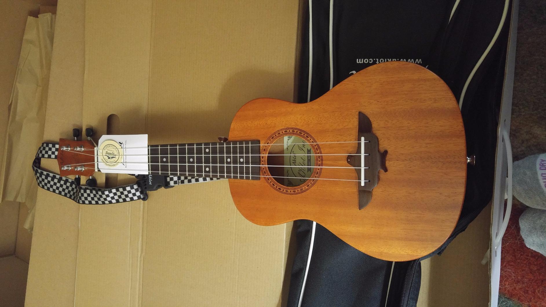 Ukulele, AKLOT Concert Ukelele Solid Mahogany 23 inch for Professional Beginners Adults Kit with Free Online Lesson and Uke Accessories customer photo 2