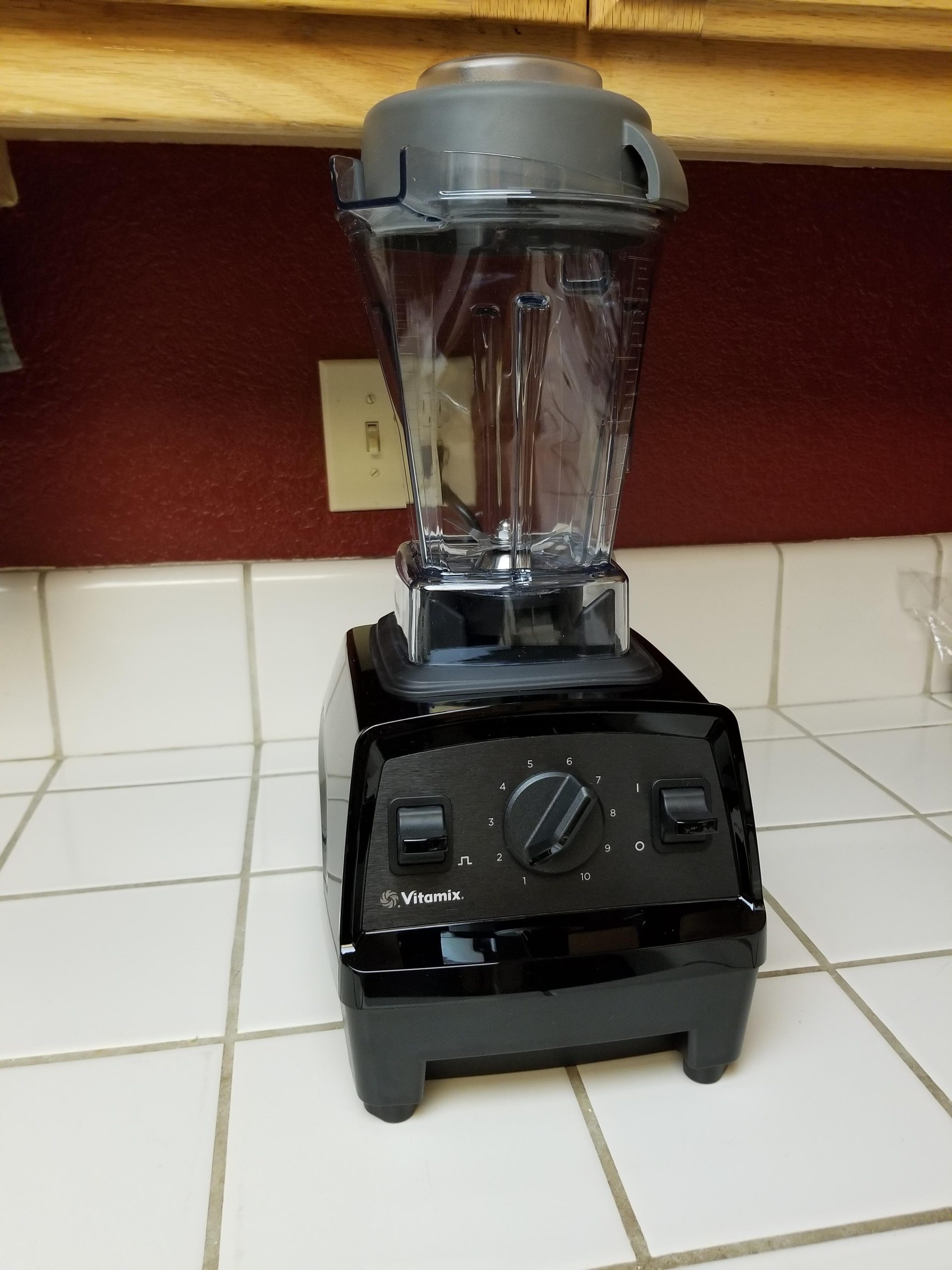 E310 Explorian Blender, Professional-Grade, Self-Cleaning 48 oz. Container, Black customer photo 1