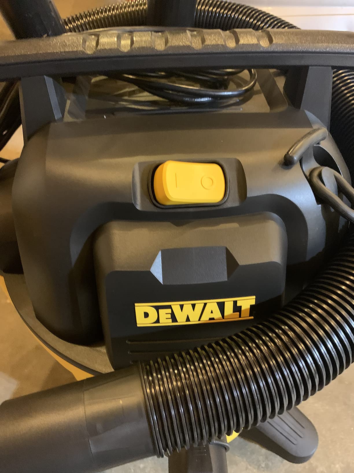 DEWALT 12 Gallon Poly Wet/Dry Vac, 5.5 HP Shop Vacuum Wet Vacuum Cleaner for Workshop, Jobsite, Commericial Area, Large Pick-Up Capacity, Yellow,DXV12P customer photo 2
