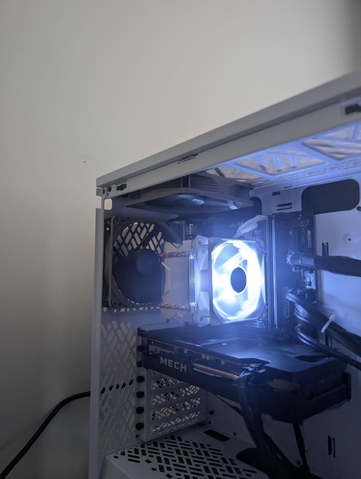 Noctua NF-P12 redux-1700 PWM, High Performance Cooling Fan, 4-Pin, 1700 RPM (120mm, Grey) customer photo 1