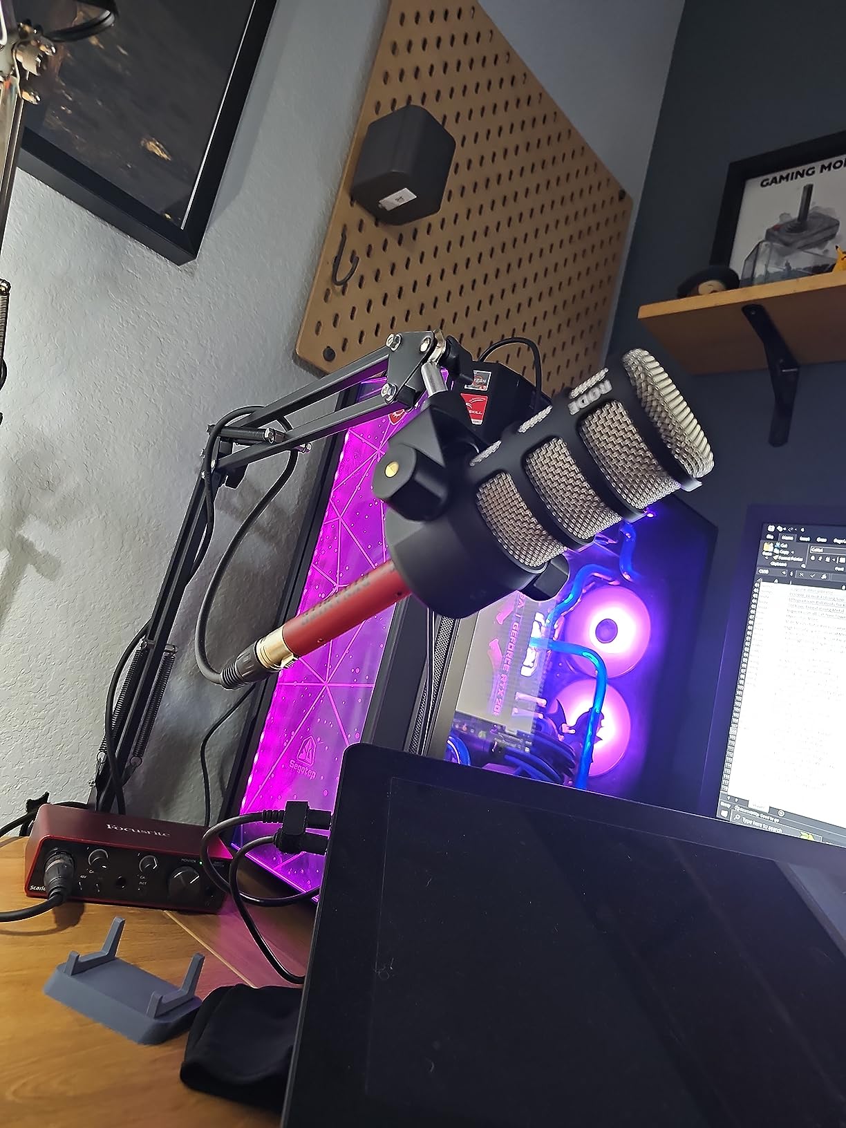 sE Electronics DM1 Dynamite Ultra-Slim Inline Microphone Preamp for Ribbon & Dynamic Microphones customer photo 1