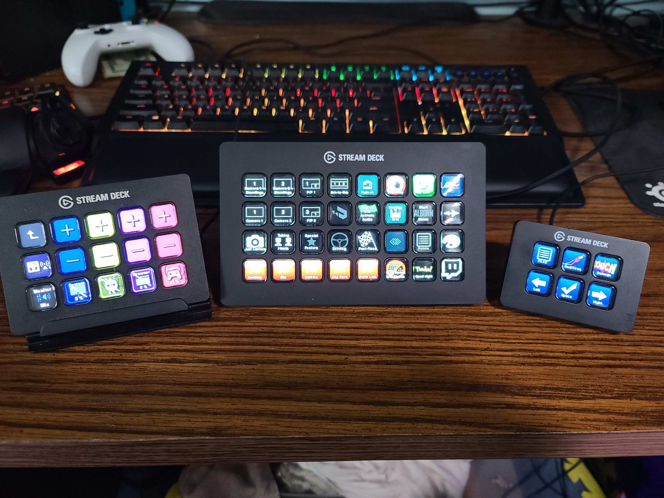 Elgato Stream Deck XL Advanced Studio Controller, 32 Keys | Instantly trigger unlimited actions customer photo 2