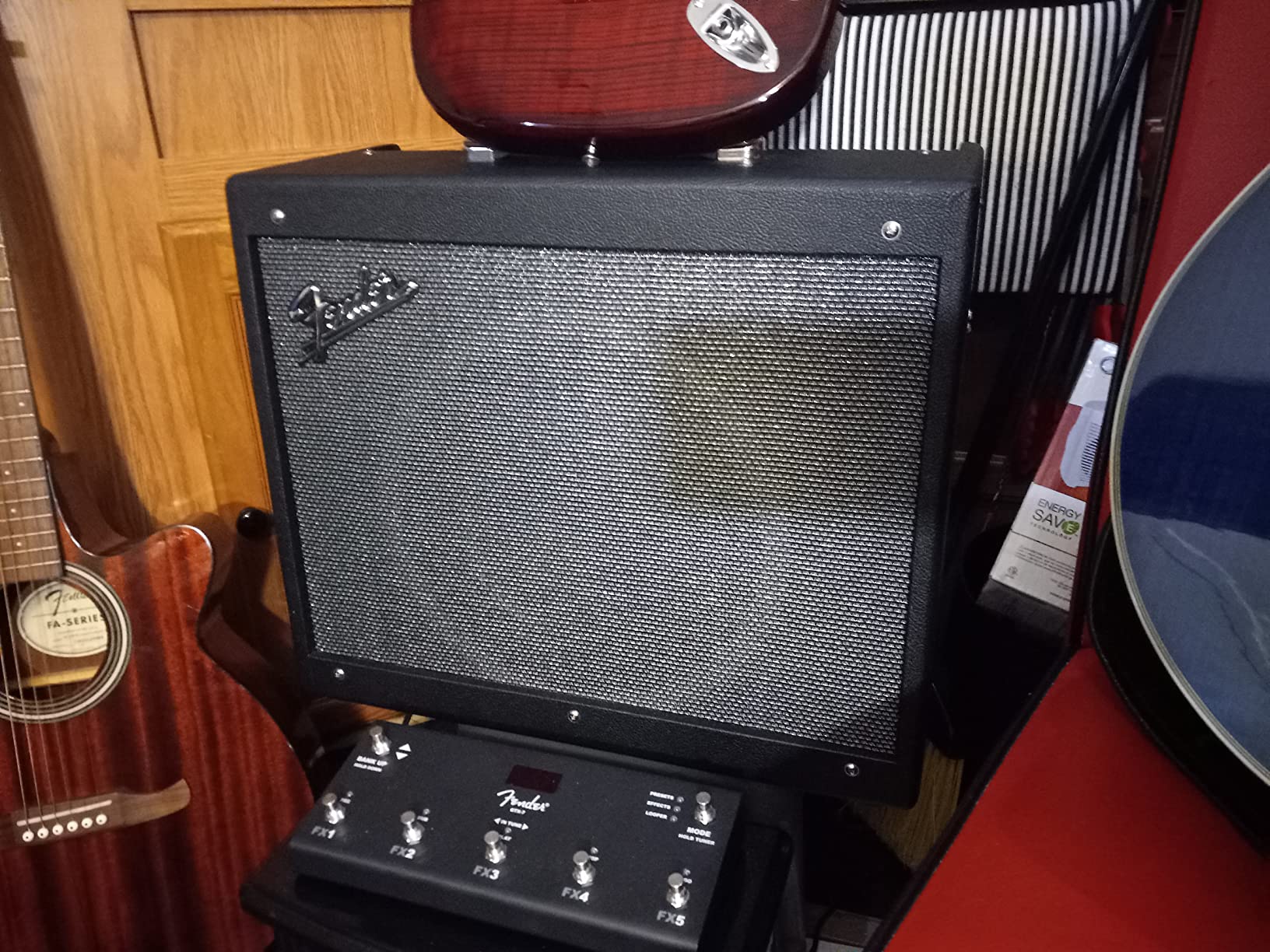 Fender Mustang GTX100 Guitar Amp and 7 Button Footswitch, 100 Watts, with 2-Year Warranty | 12 Celestion Speaker, Bluetooth and Wi-Fi, 200 Presets customer photo 1
