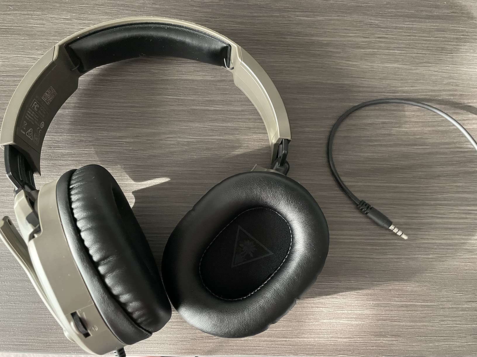 Turtle Beach Recon 70 Wired Multiplatform Gaming Headset for Xbox, PC, PS5 | Xbox Series X|S, Xbox One, PlayStation, PS4, Mobile, Flip-to-Mute Mic, 40mm Speakers, Lightweight, Soft Earpads, Green Camo customer photo 1