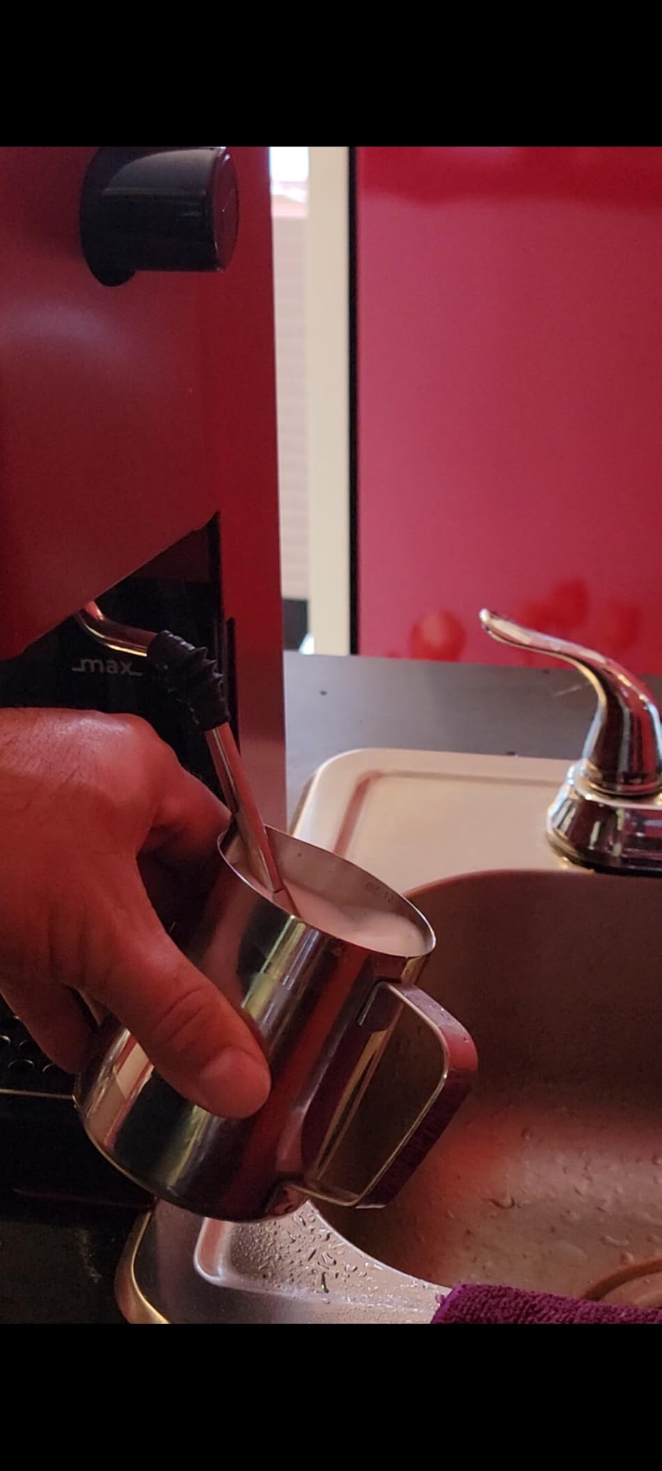 Gaggia RI9380/47 Classic Pro Espresso Machine, 1.3 liters, Cherry Red customer photo 1