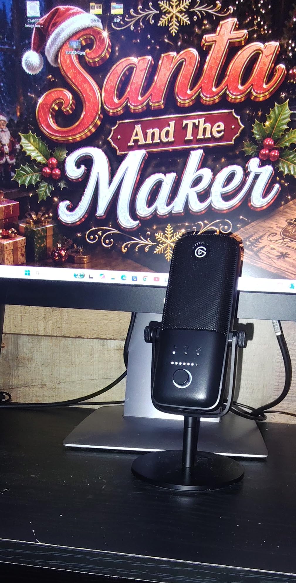 Elgato Wave:3 USB Condenser Microphone for Streaming | Cardioid capsule, 24-bit/96kHz audio, Anti-distortion Clipguard, Free mixer software, Plug and play, For Mac and PC customer photo 1