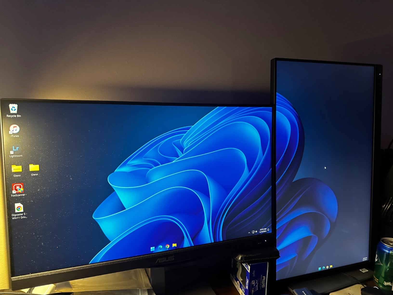 ASUS ProArt Display PA247CV 24-inch IPS Monitor, 100% sRGB customer photo 1