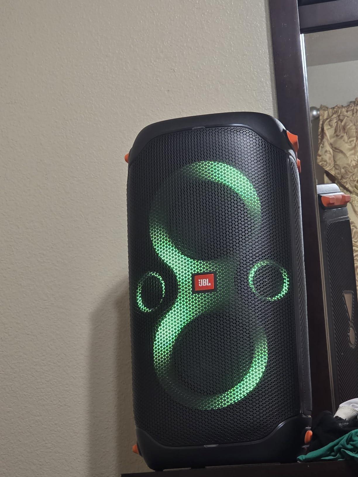 PartyBox 110 - Portable Party Speaker with Built-in Lights, Powerful Sound and deep bass, Black | Powerful JBL Original Pro Sound, Dynamic light show that syncs to the beat, 12 hours of playtime, IPX4 splashproof customer photo 1