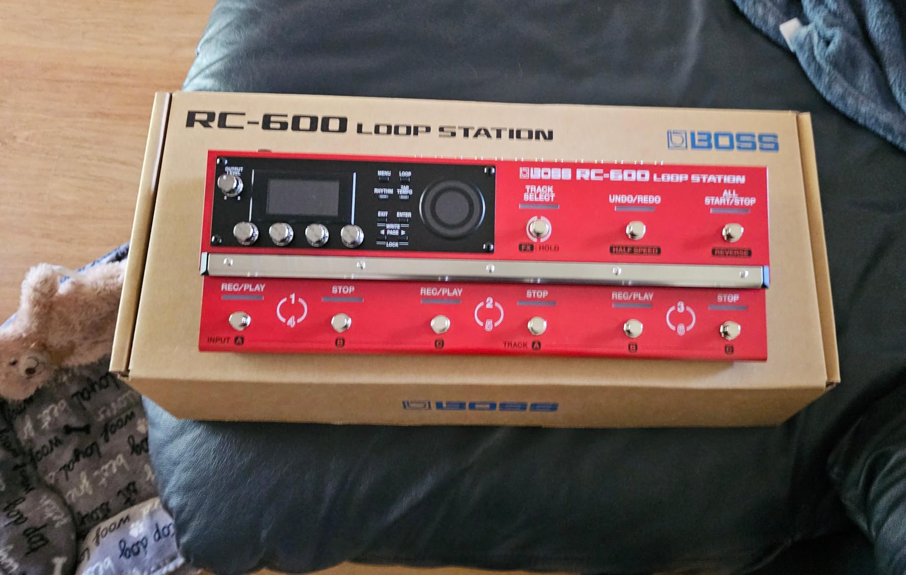 BOSS RC-600 Floor-Based Loop Station for Looping Musicians | Evolved Features & Customizable Functions | Next-Generation Sound Quality | Massive Onboard Effects Options | Unmatched Real-Time Control | 6 Stereo Tracks | 32-Bit Floating-Point Processing customer photo 1