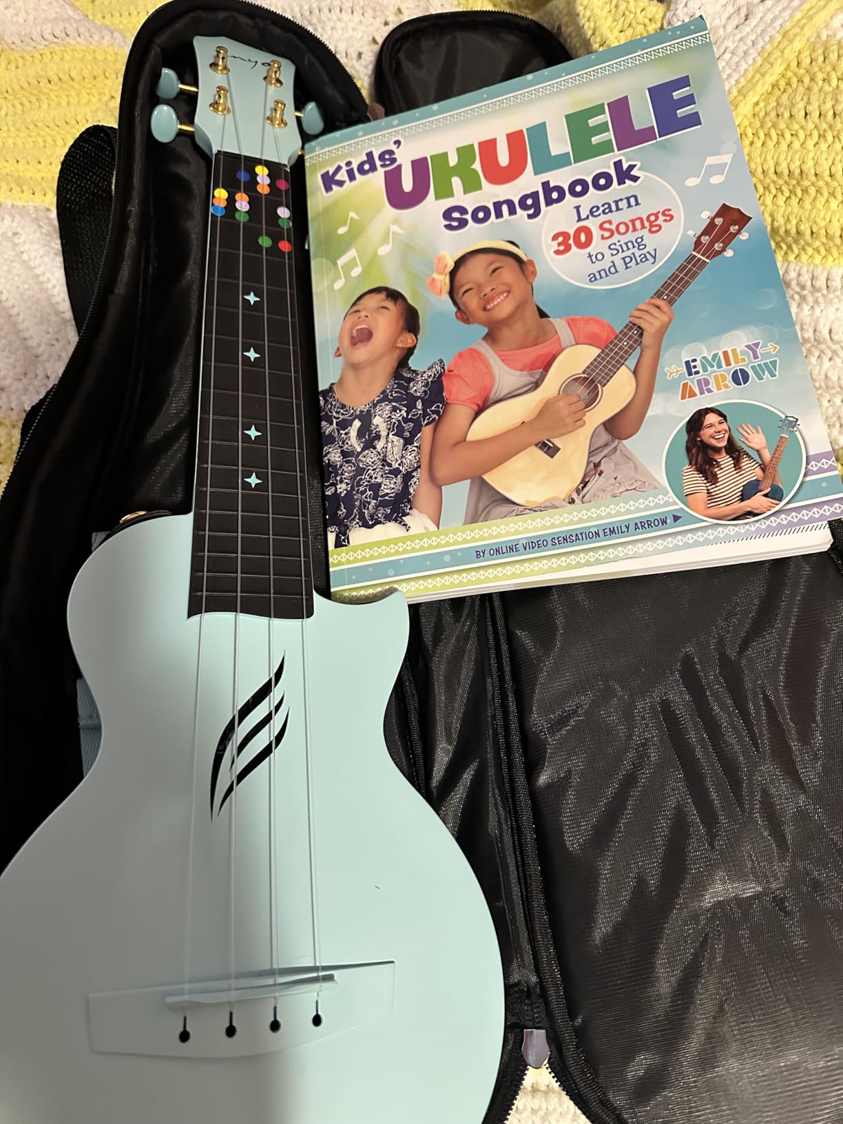 Enya NOVA U MINI 21-Inch Carbon Fiber Soprano Travel Ukulele, Black | Waterproof Body, Resists Humidity and Temperature Changes, Beginner Kit customer photo 2