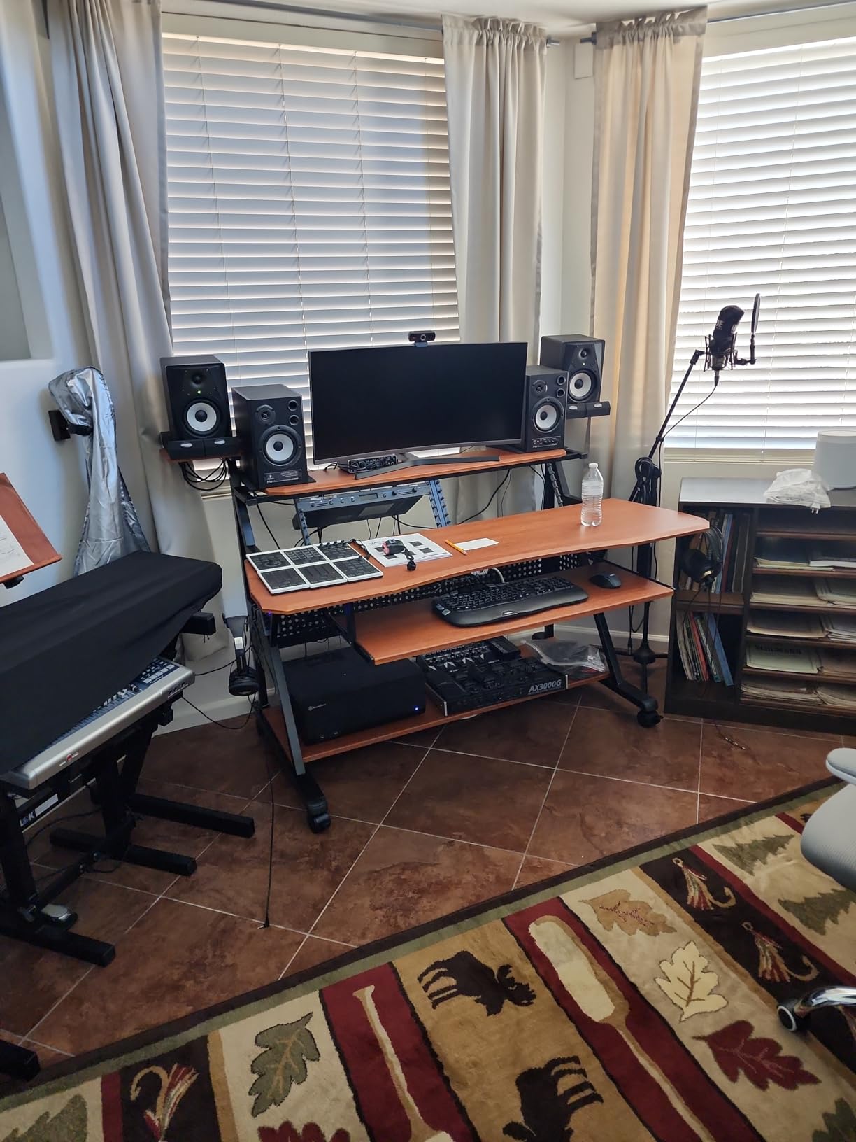 Acme Furniture Metal and Wooden Music Desk with Wheels, Black customer photo 1