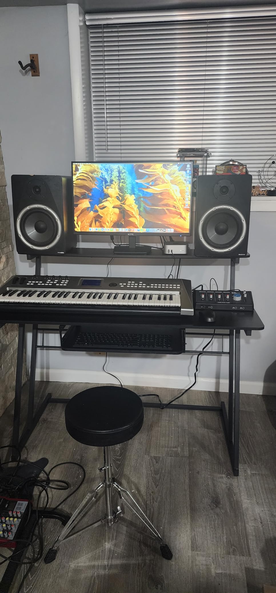 Armocity Music Studio Desk Production Workstation - Recording Studio Desk for Producer with Power Outlet, Studio Workstation for Music Recording, Home Studio Table Desk, Black customer photo 2