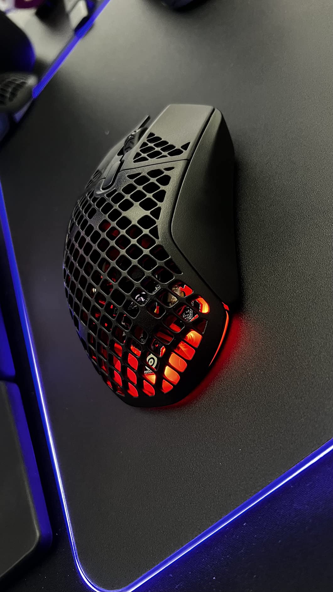 SteelSeries Aerox 9 Wireless - Ultra-Lightweight MMO RGB Gaming Mouse, 18 Programmable Buttons, 18K DPI TrueMove Air Optical Sensor, 180 Hr Battery, IP54 Water Resistant customer photo 1