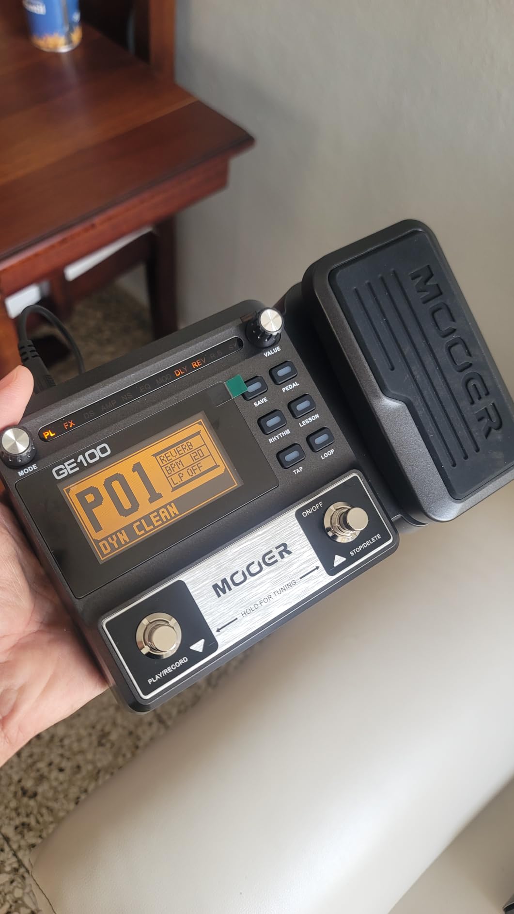 MOOER GE100 Multi-Effects Guitar Pedal, 80 Presets, 66 Effects, 180 Second Loop, 40 Drum Rhythm, Expression Volume Wah Pedal, Tuner customer photo 2