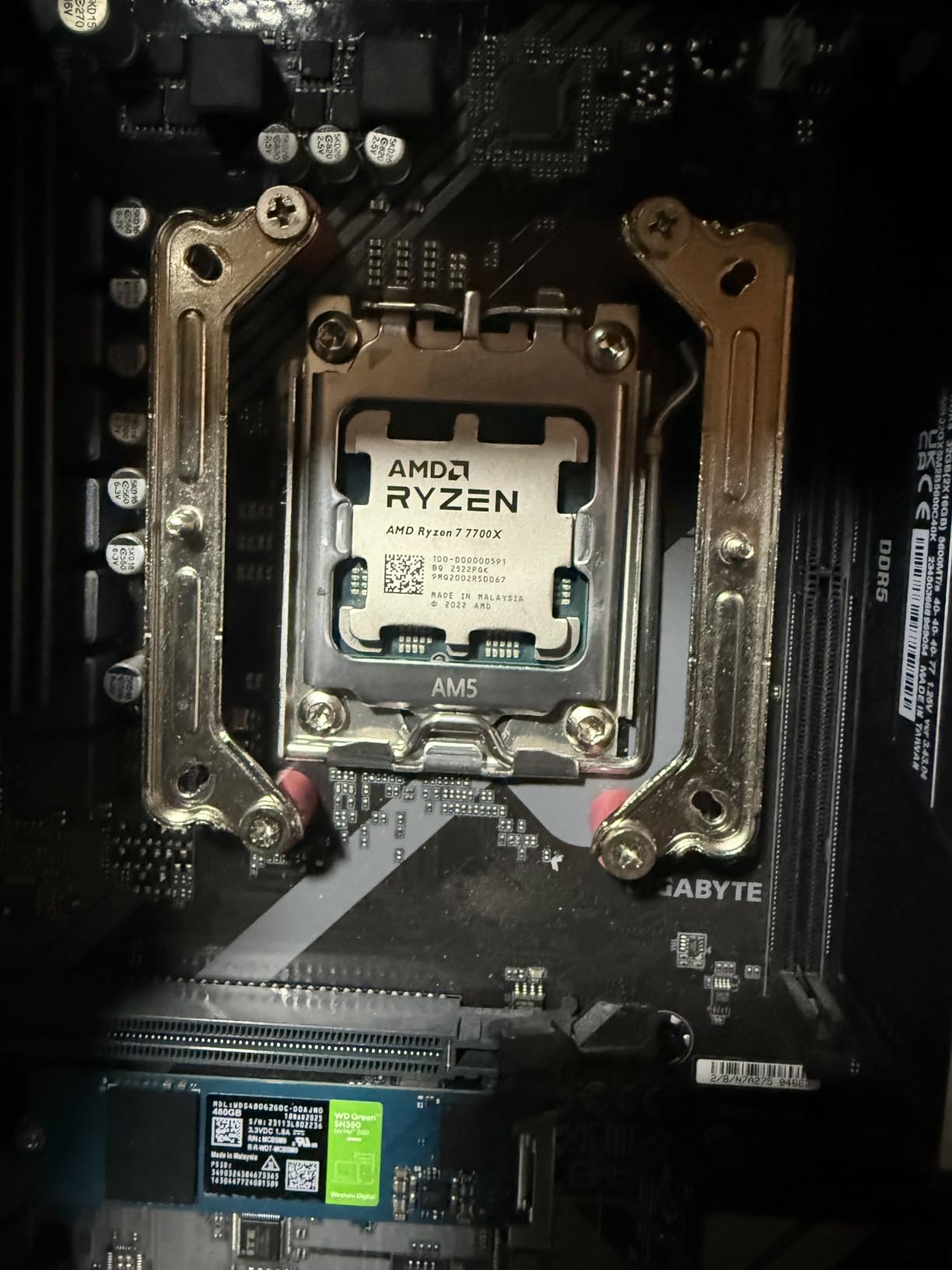 AMD Ryzen 7 7700X 8-Core, 16-Thread Unlocked Desktop Processor customer photo 2