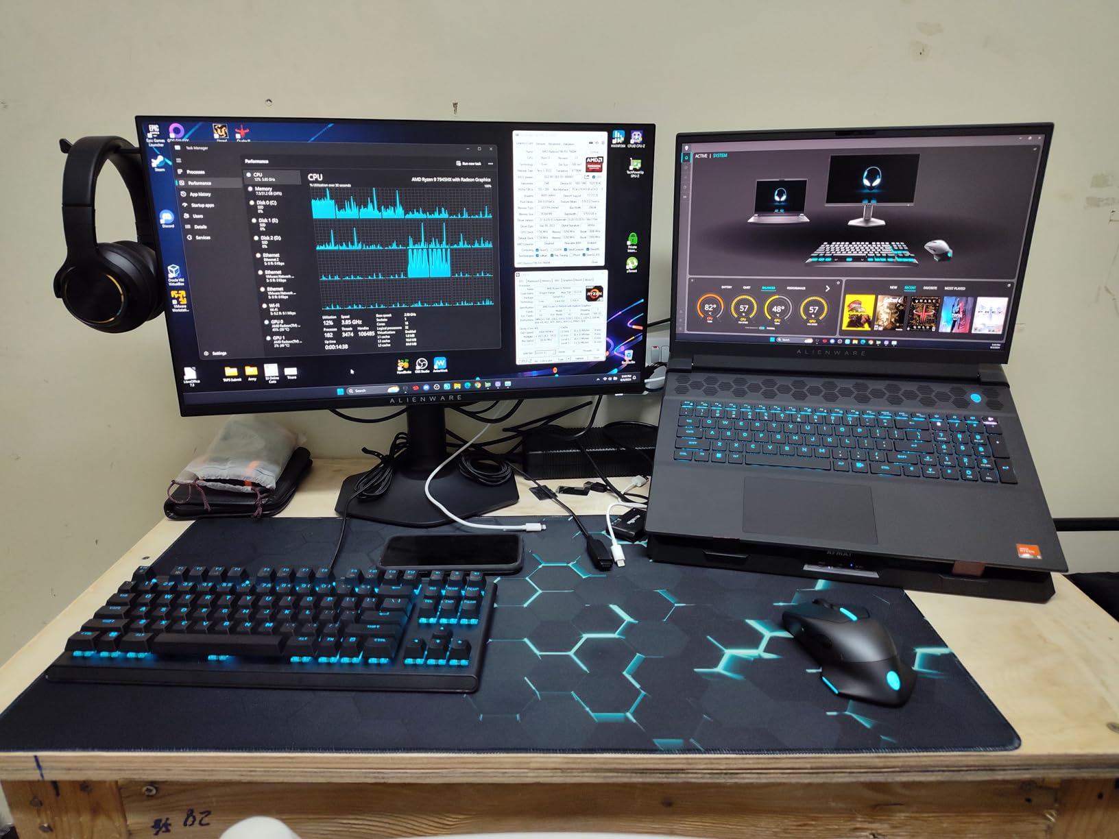 Alienware 25 Gaming Monitor AW2523HF 24.5 inch IPS LED Full HD (1920 x 1080) 360Hz Display - AMD FreeSync - VESA - Monitor (USB, HDMI) Height/Tilt/Swivel/Pivot Adjustability - Dark Side of the Moon customer photo 2