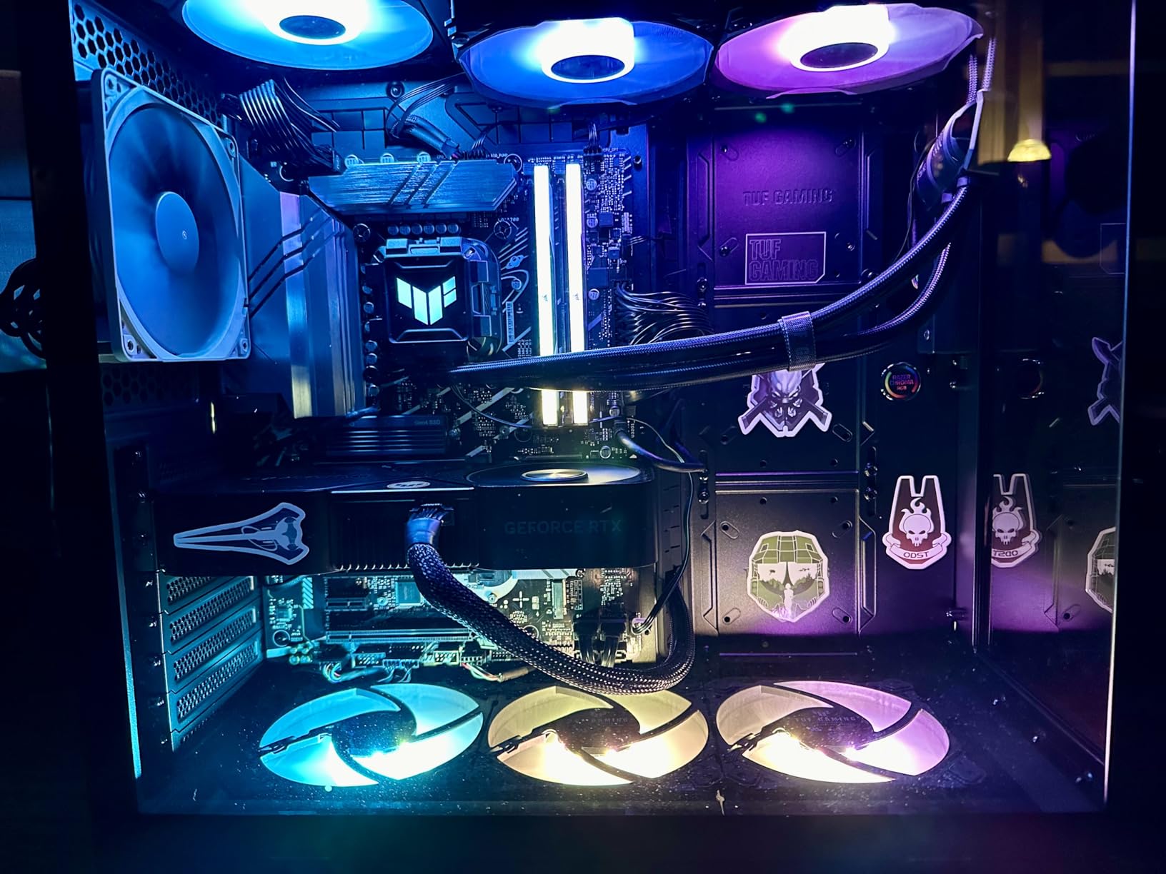 ASUS TUF Gaming GT502 ATX Mid-Tower PC Case, Dual Chamber, Tool-Free Side Panel, Modular Design, 2-Way GPU Mounting Compatible, 360mm and 280mm Radiator Compatible customer photo 1