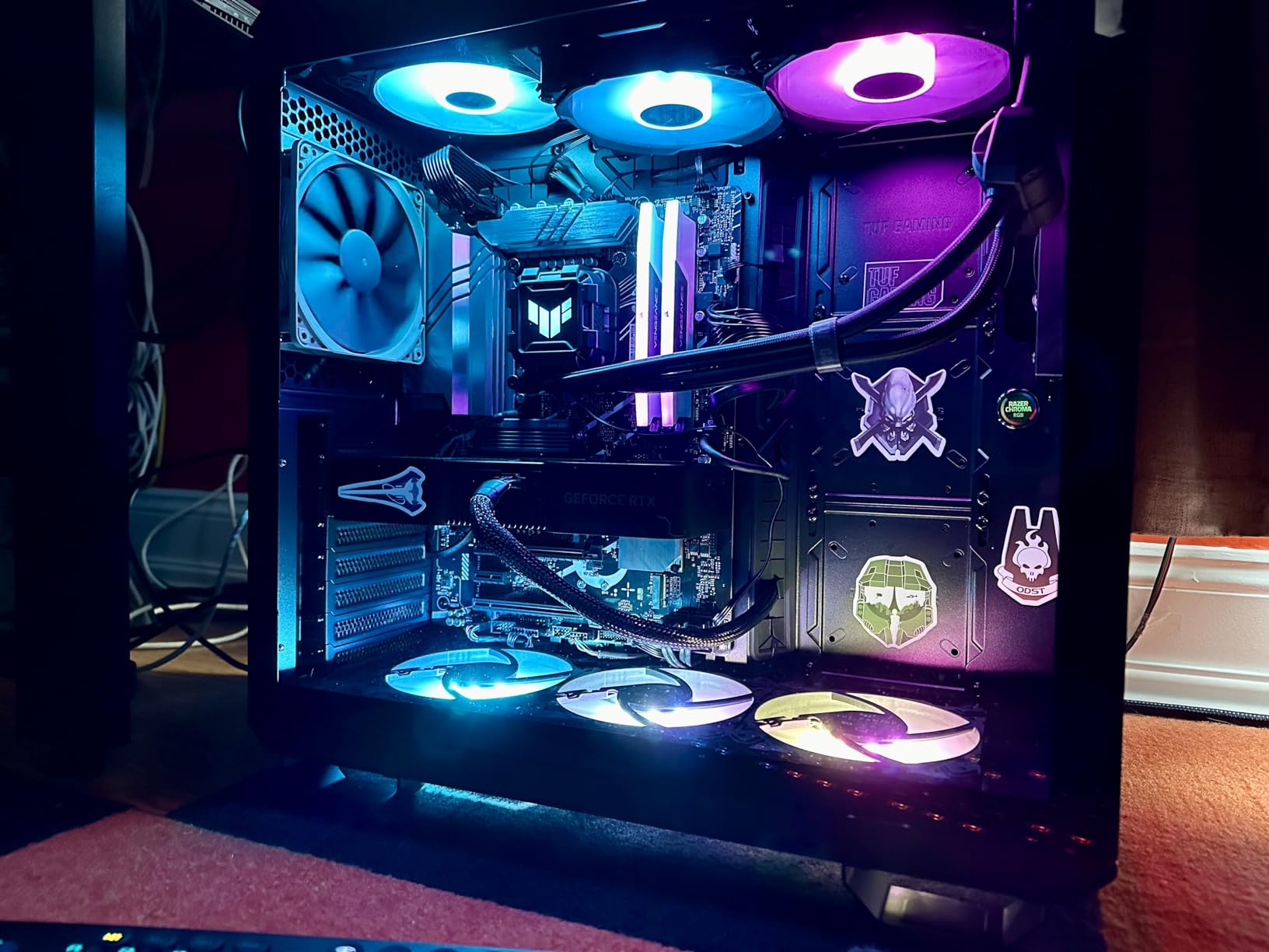 ASUS TUF Gaming GT502 ATX Mid-Tower PC Case, Dual Chamber, Tool-Free Side Panel, Modular Design, 2-Way GPU Mounting Compatible, 360mm and 280mm Radiator Compatible customer photo 2