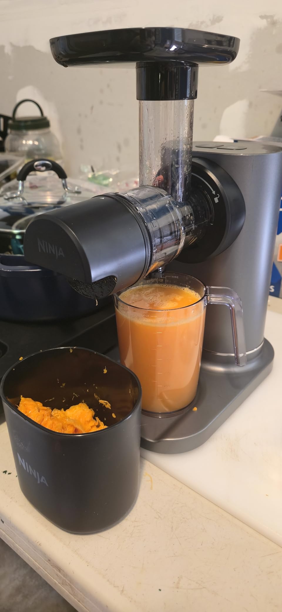 Ninja NeverClog Cold Press Juicer | Powerful Electric Slow Masticating Juicer with Pulp Control | XL Capacity | 24 oz. Juice Jug & 36 oz. Pulp Container | Dishwasher Safe | Charcoal | 150W | JC151 customer photo 1