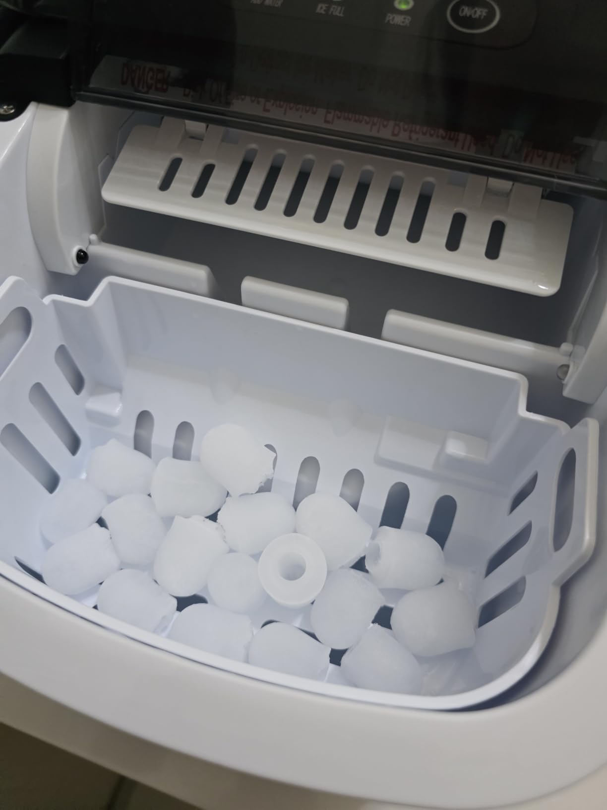 EUHOMY Countertop Ice Maker Machine with Handle, 26lbs in 24Hrs, 9 Ice Cubes Ready in 6 Mins, Auto-Cleaning Portable Ice Maker with Basket and Scoop, for Home/Kitchen/Camping/RV. (Black) customer photo 1