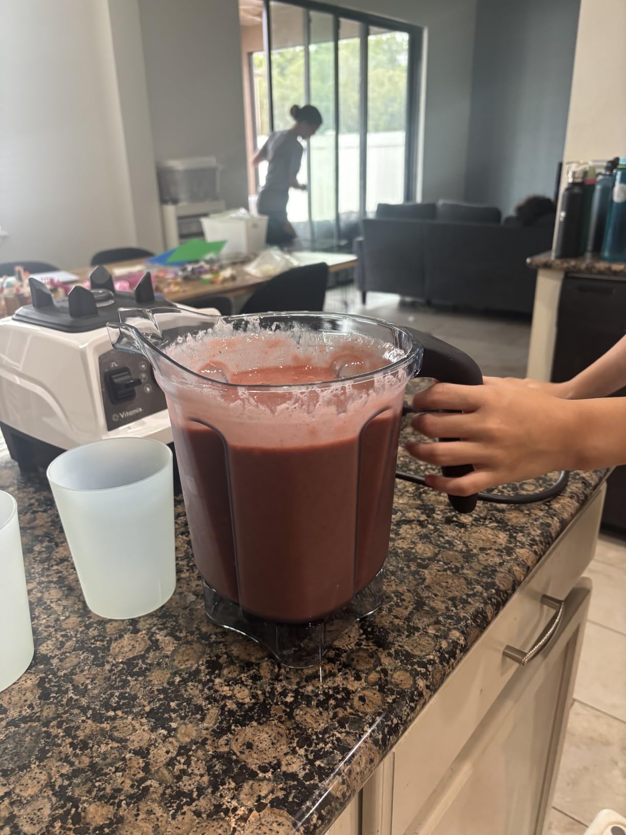 Propel Series 750 Professional-Grade Blender with Four Blending Programs for Smoothies, Soups and More, Self-Cleaning, Stainless-Steel Blades, 64 Oz Container, Black customer photo 1
