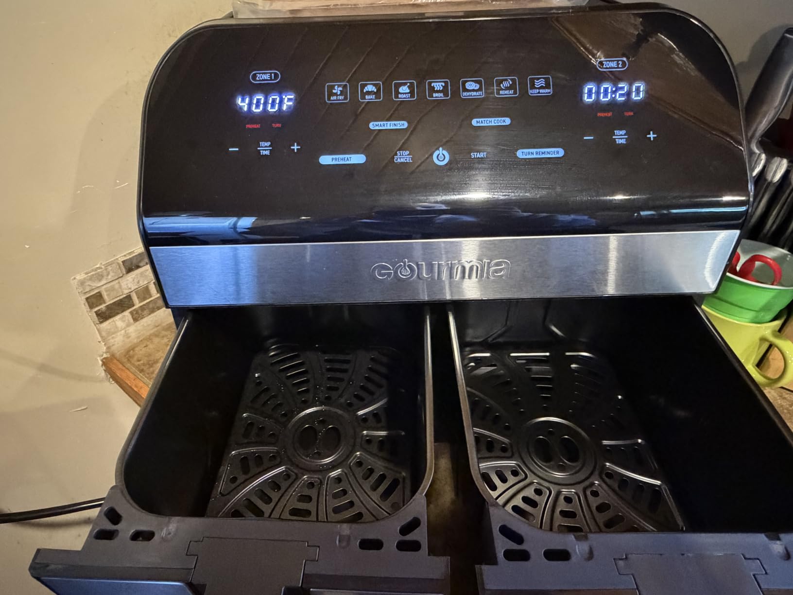 Gourmia Dual Basket Air Fryer - 10 Qt Large Capacity, FryForce360, Digital Display with 7 Presets, Match Cook, Sync Finish customer photo 2