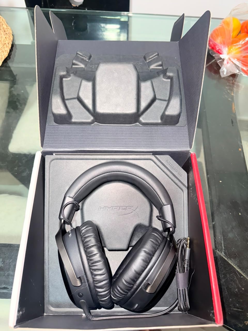 HyperX Cloud III - Wired Gaming Headset, PC, PS5, Xbox Series X|S, Angled 53mm Drivers, Spatial Audio, Memory Foam, Durable Frame, Ultra-Clear 10mm Mic, USB-C, USB-A, 3.5mm - Black customer photo 2