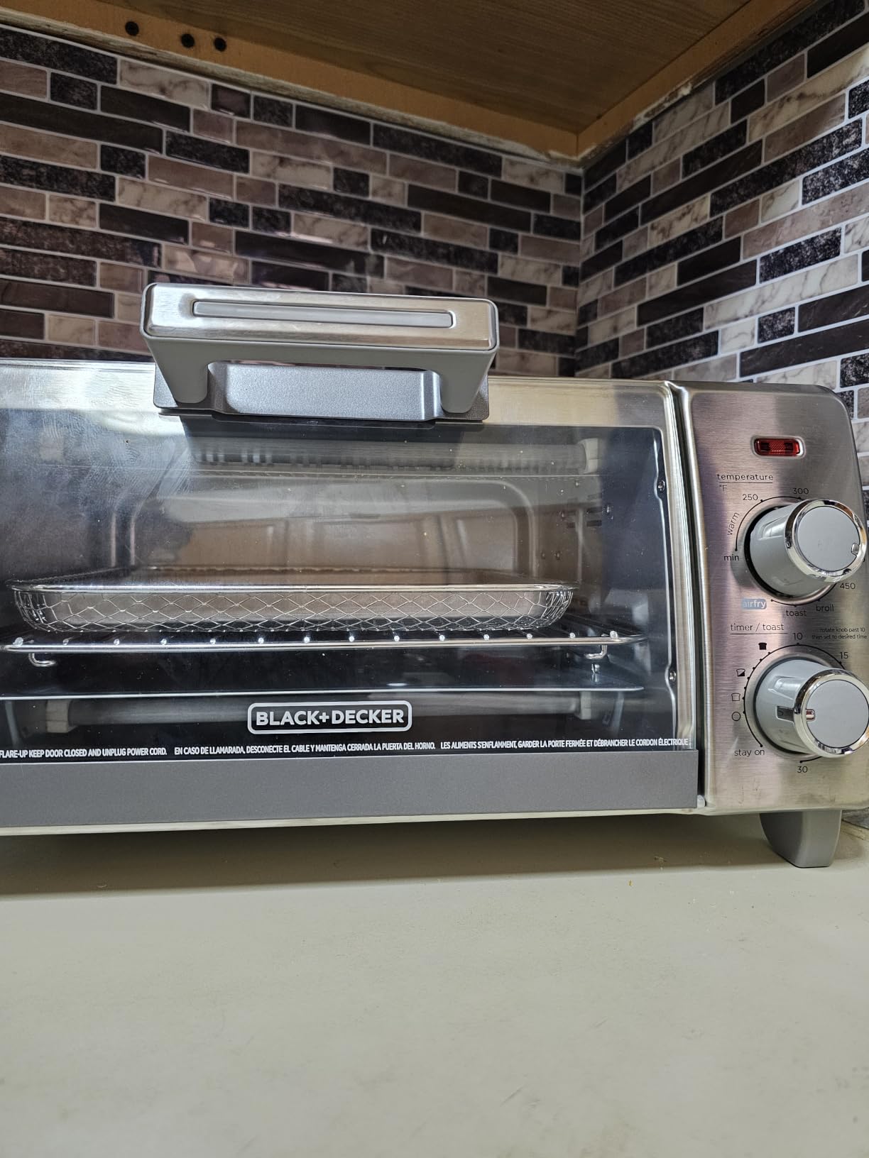 BLACK+DECKER 4-Slice Air Fry Toaster Oven, 5-in-1 Countertop Oven, EvenToast Technology, Fits 9-inch Pizza customer photo 1
