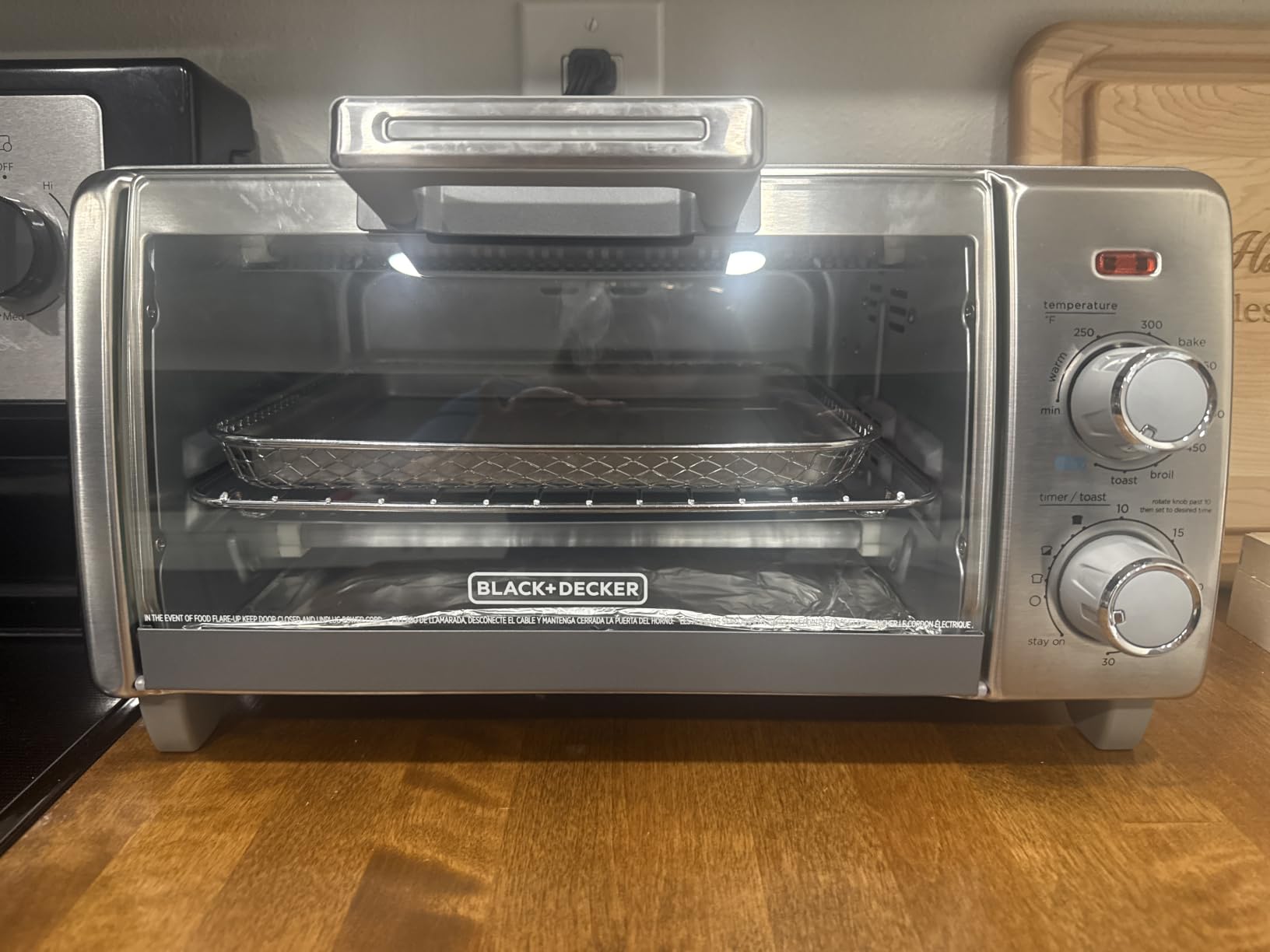 BLACK+DECKER 4-Slice Air Fry Toaster Oven, 5-in-1 Countertop Oven, EvenToast Technology, Fits 9-inch Pizza customer photo 2