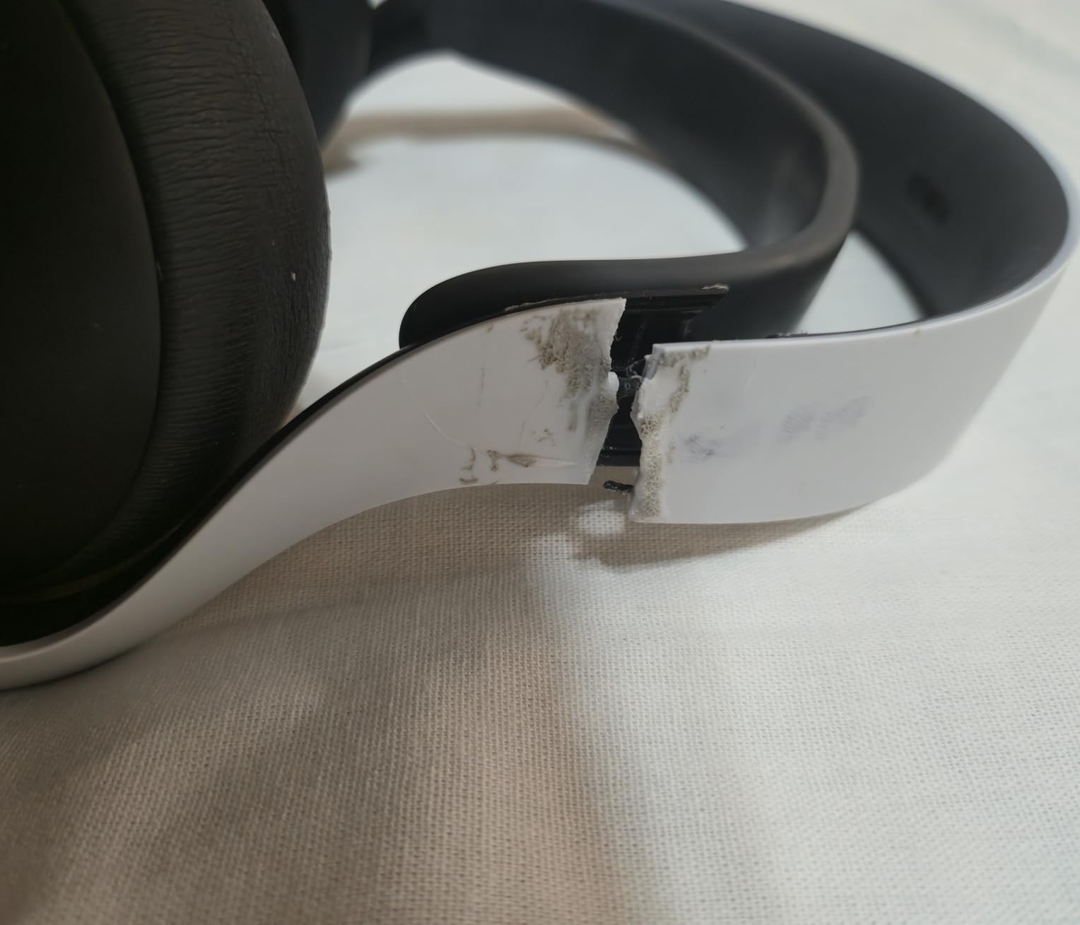 PlayStation Pulse Elite Wireless Headset customer photo 2