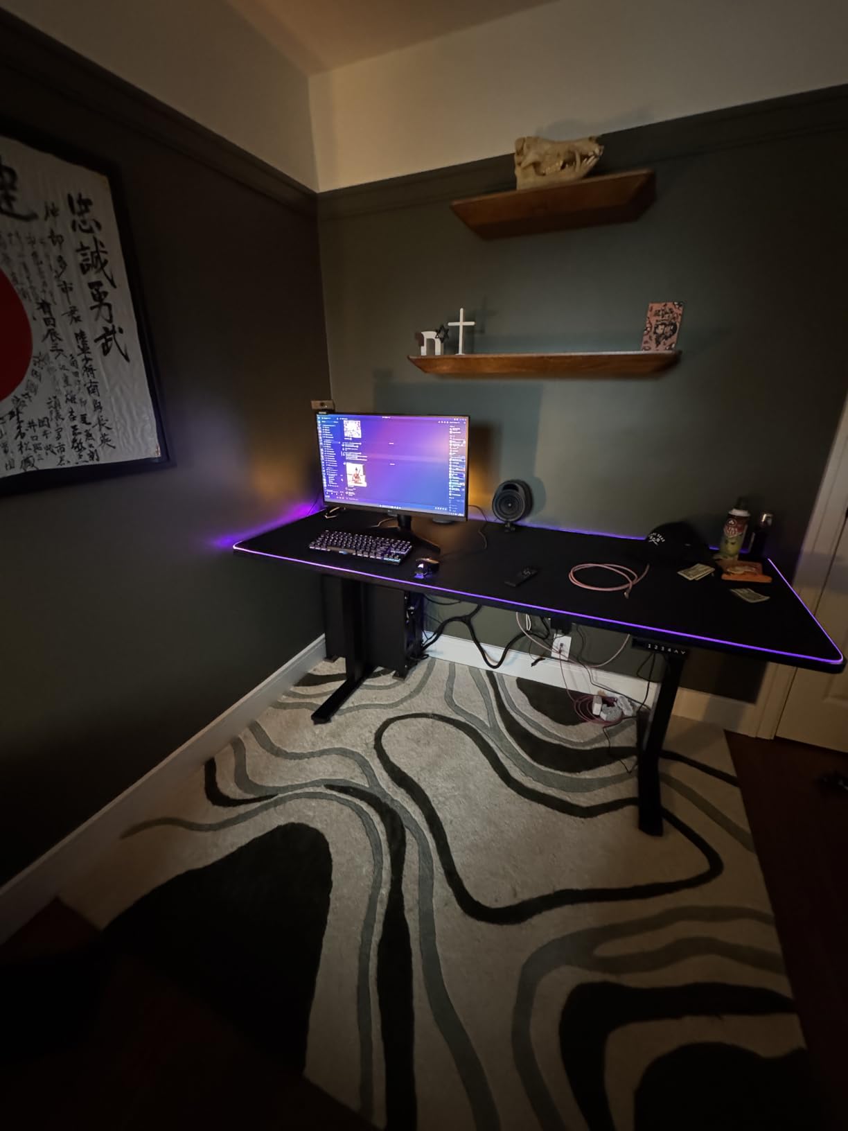 VIVO Electric 71 x 30 in Standing Desk with Full-Size RGB Mouse Pad, Memory Height Adjustment, 1B Series, Holds 220 lbs, Black Top Black Frame, DESK-KIT-1B7BP customer photo 1