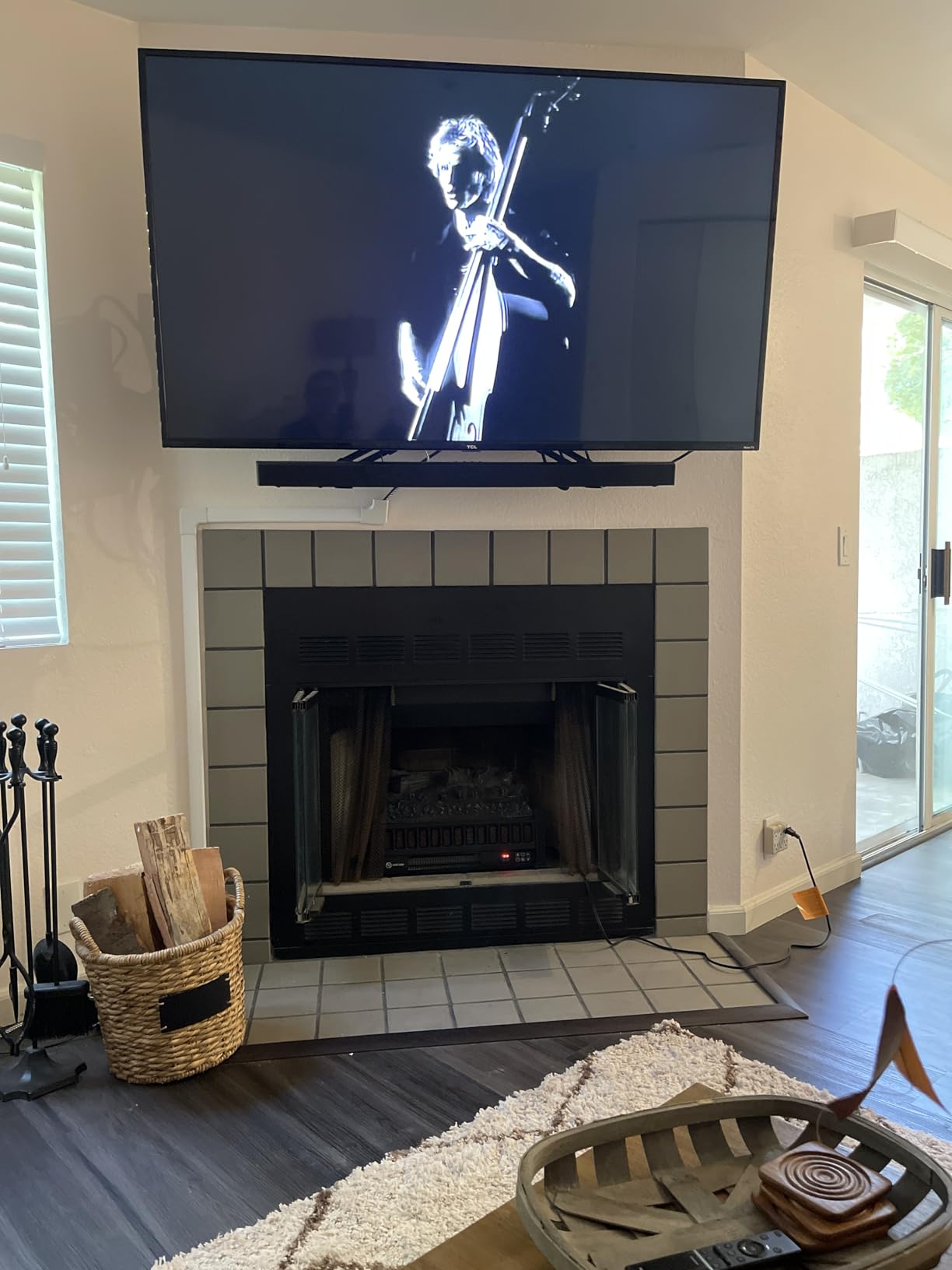Samsung HW-B750D/ZA 5.1 ch Soundbar w/ Dolby Audio, Surround Sound expansion, Bass Boost, Adaptive Sound, DTS Virtual:X, Wireless Subwoofer (2024) customer photo 2