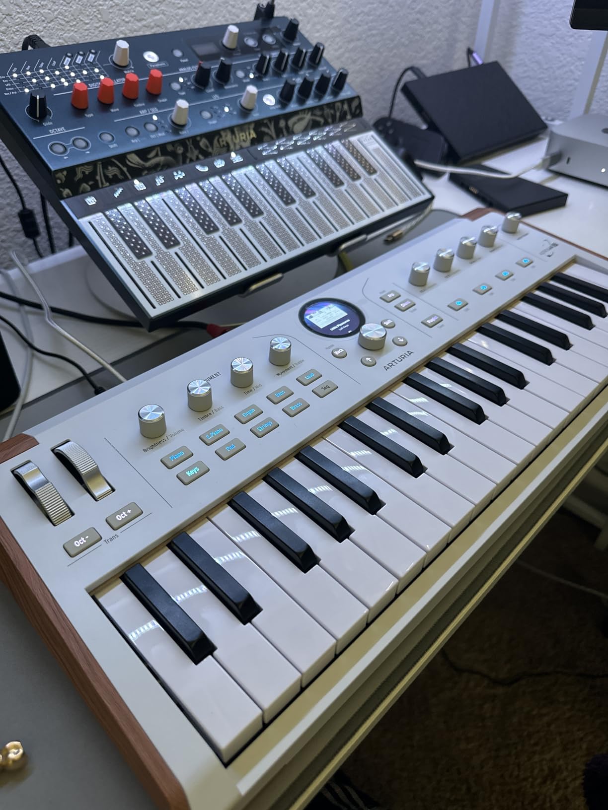 Arturia AstroLab 61-Key Semi-Weighted Stage Keyboard - With 1300 Sounds and Analog Lab Pro Software Included | 61 Semi-Weighted Keys with Aftertouch, 1300 Plus Onboard Presets, 2-Part Split and Layer, USB-C, WI-FI and Bluetooth customer photo 2