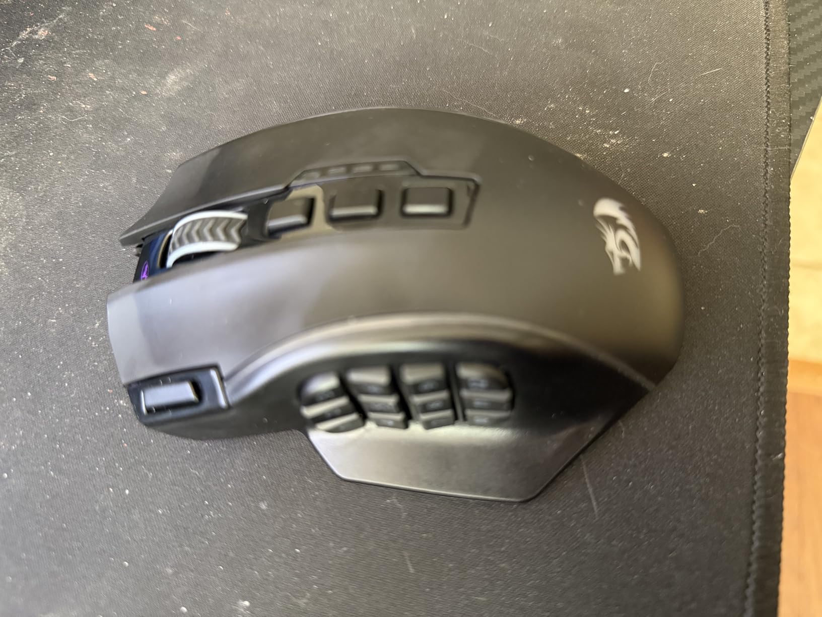 Redragon Wireless Gaming Mouse, MMO Gaming Mouse UP 16,000 DPI, 16 Macro Programmable Buttons, RGB Rechargeable Mouse with 12 Side Buttons, 70Hrs for PC Laptop MOBA FPS, White customer photo 1