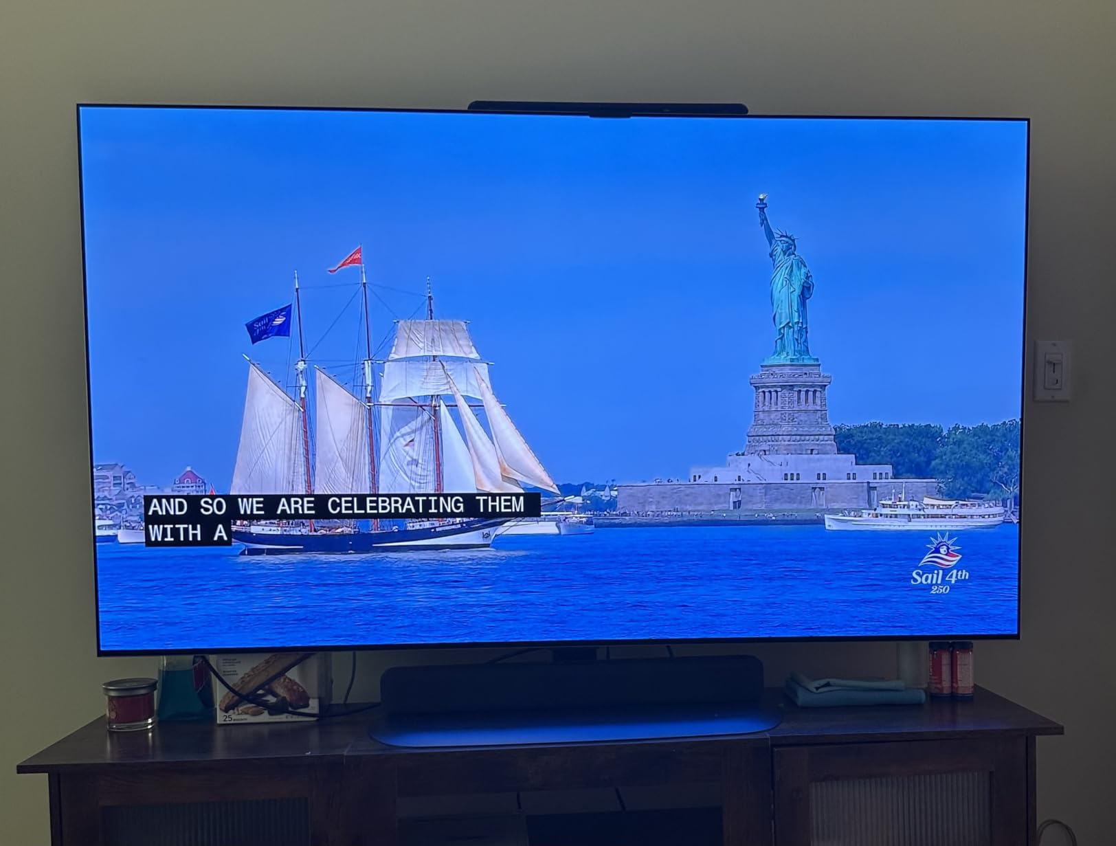 UltraPro Hover Digital TV Antenna Indoor for Smart TV | Long Range HD Local Channels, Easy Mount on Top Design, Supports 4K 1080P HDTV VHF UHF, 360° Reception, 83713 customer photo 1