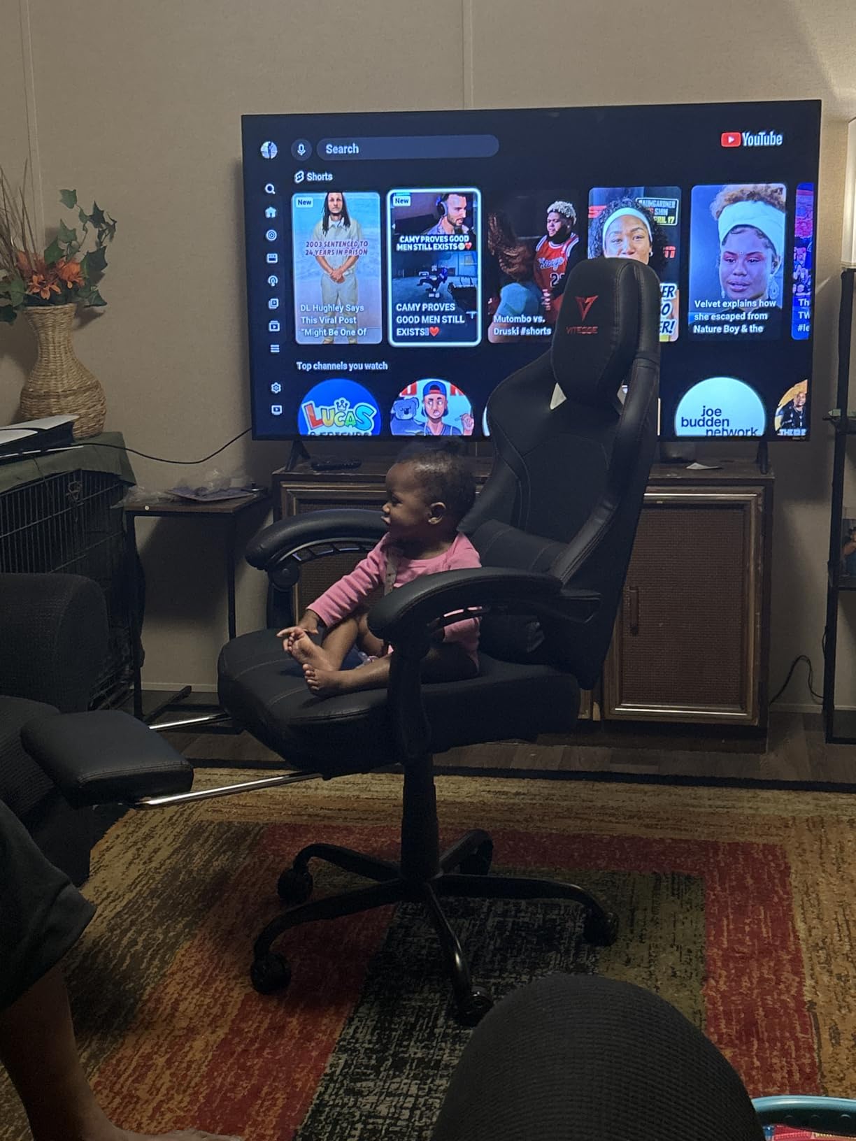 VITESSE Big and Tall Gaming Chair 400lb Capacity with Footrest, Racing-Style High Back Video Game Chair for Adults, PU Leather Computer Chair with Oversized Headrest for Gaming and Work customer photo 2