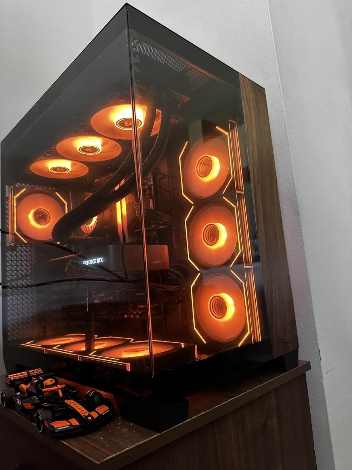 CORSAIR RM1000x Fully Modular Low-Noise ATX Power Supply - ATX 3.1 Compliant - PCIe 5.1 Support - Cybenetics Gold Efficiency - Native 12V-2x6 Connector - Black customer photo 1