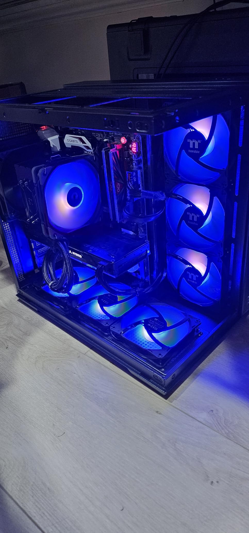 Thermaltake LE120 ARGB PWM Fan (3 Pack), PWM controlled 500~1500 rpm, 5V Motherboard Sync, 16.8 Million Colors 9 Addressable LEDs, Airflow 66.1 CFM, 120mm Hydraulic Bearing, Case Fan, CL-F204-PL12SW-A customer photo 1
