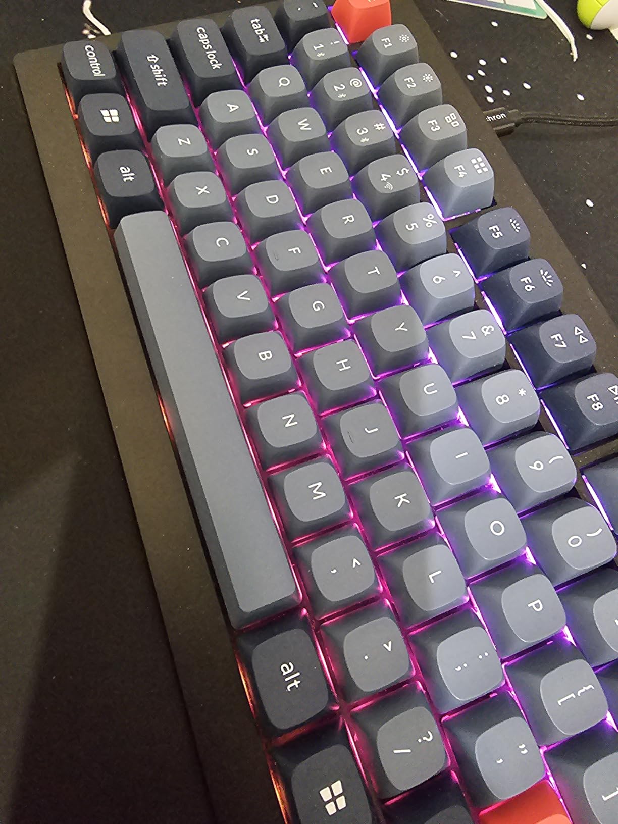 Keychron V6 Max Wireless Custom Mechanical Keyboard, 2.4 GHz Bluetooth 5.1 QMK Full-Size Layout RGB with Hot-swappable Silent Red Switch Compatible with Mac Windows Linux customer photo 2