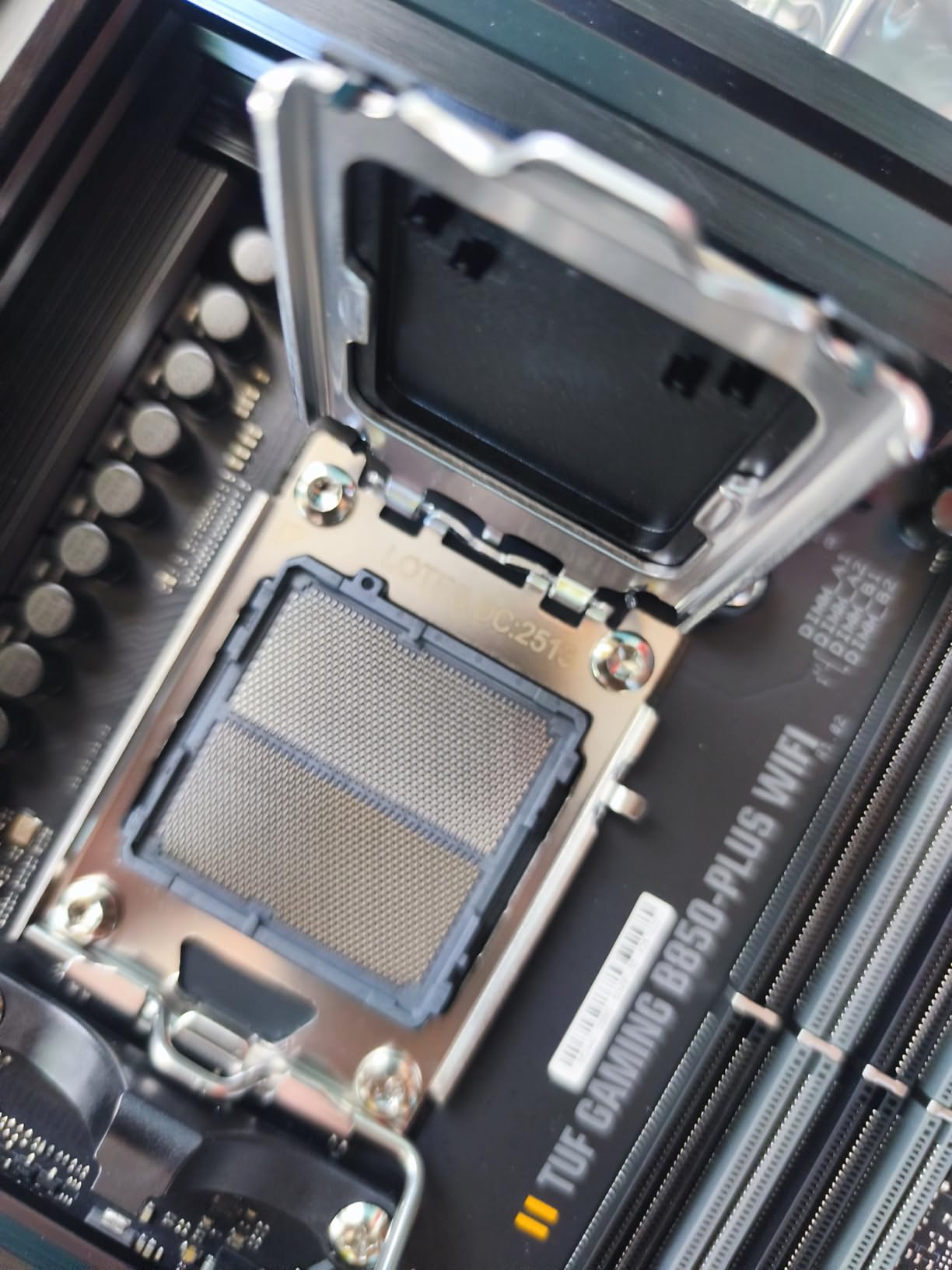 ASUS TUF Gaming B850-PLUS WiFi AMD AM5 B850 ATX Motherboard, 14+2+1 80A Stages, AI Ready, DDR5, PCIe 5.0, 3X M.2, Wi-Fi 7, 2.5Gb LAN, USB 10Gbps & 20Gbps Type-C, BIOS Flashback customer photo 2