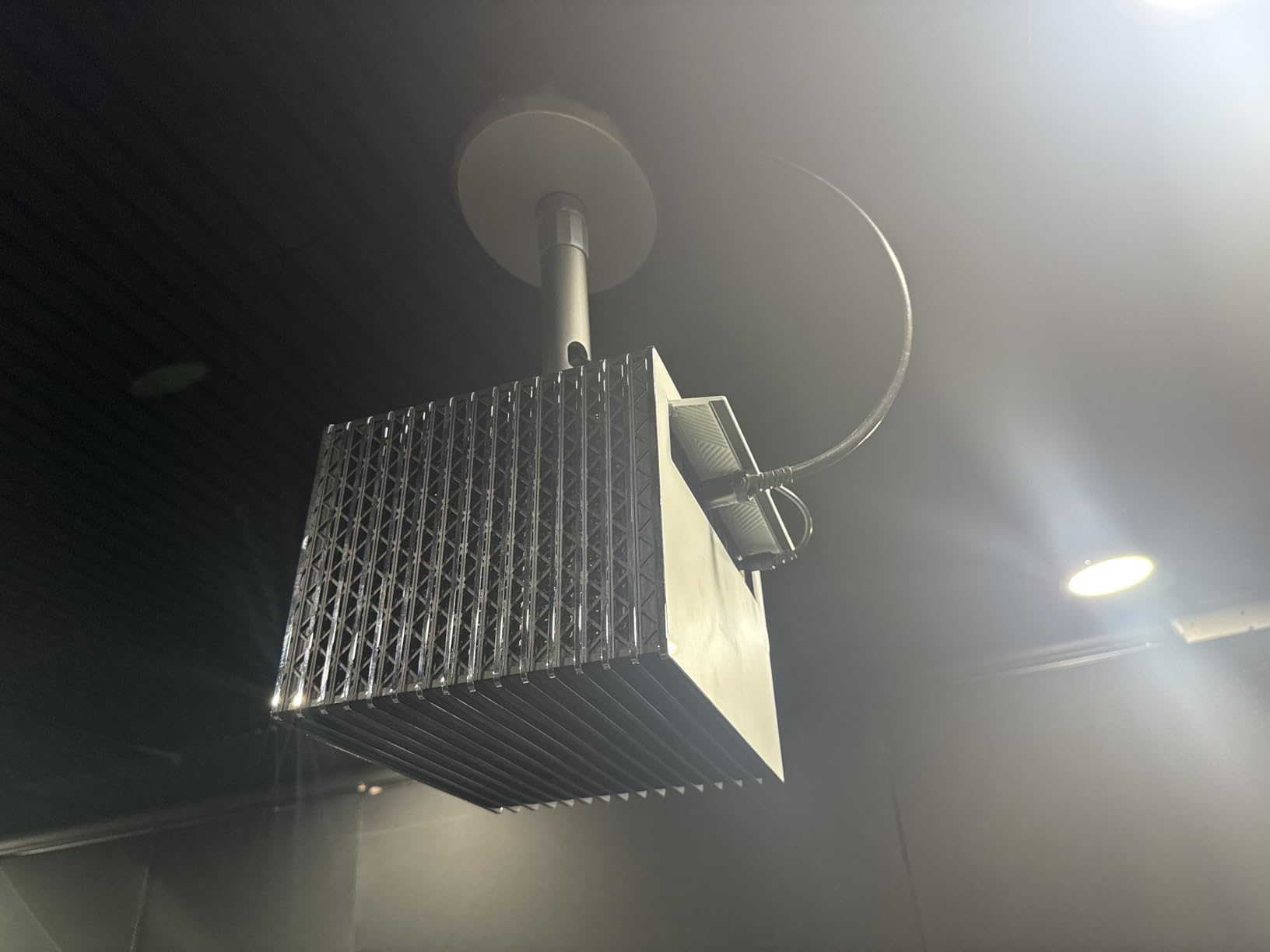 Valerion Projector Ceiling Mount for VisionMaster and StreamMaster Series - Aluminum Alloy, Adjustable Height from 31 to 40.5cm Using The Extension Rod, with 360 Degree Rotation customer photo 2