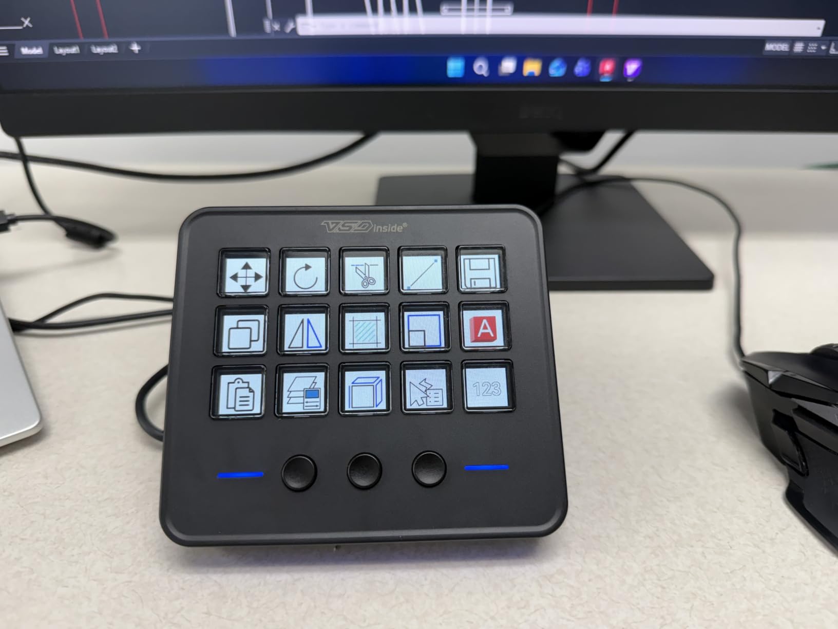 VSDINSIDE Macro Keypad, Stream Controller Deck Gaming Streaming Shortcut Keyboard, 18 Programmable Keys Customizable Visual AI Pad USB Soundboard customer photo 1