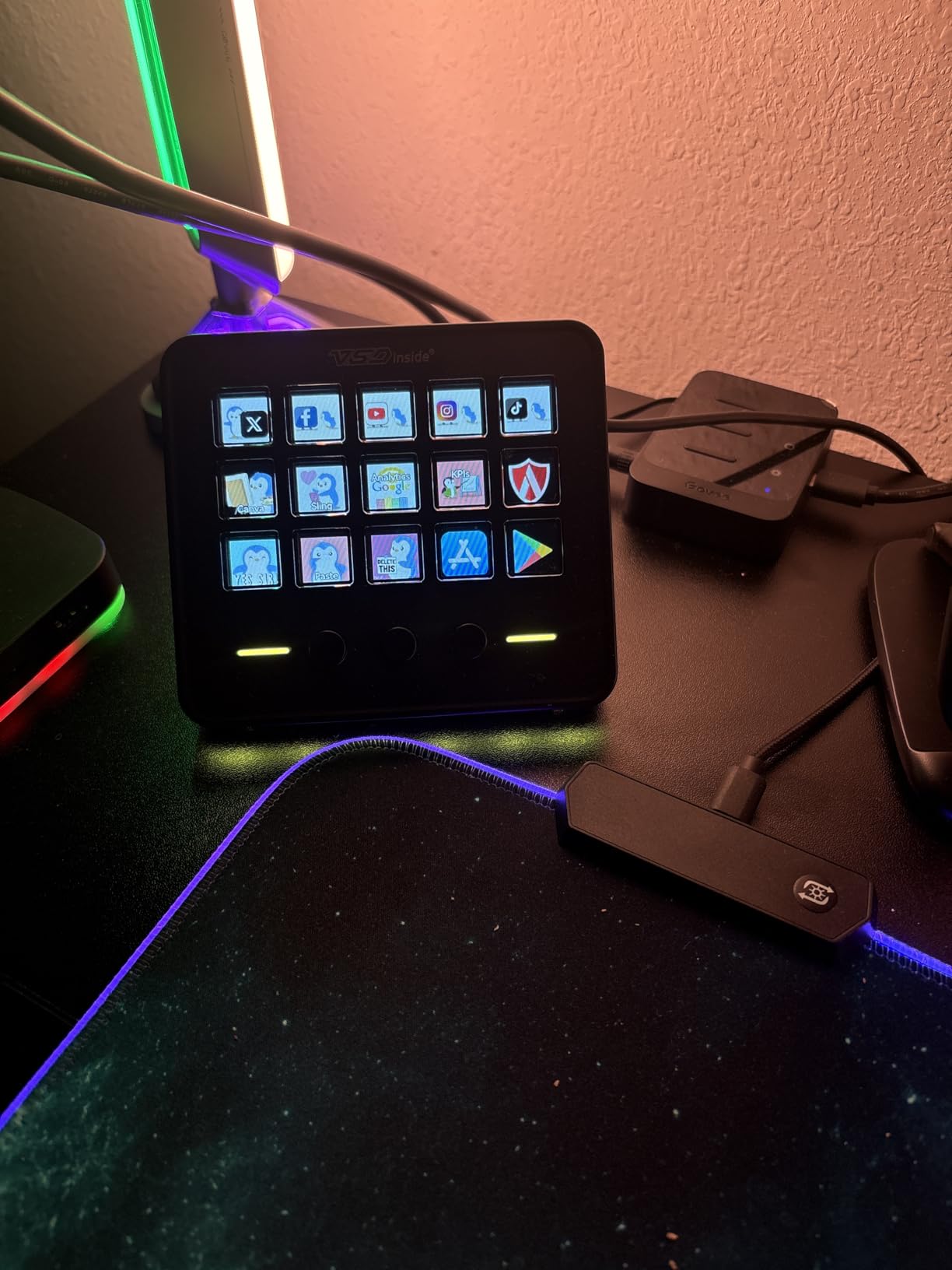 VSDINSIDE Macro Keypad, Stream Controller Deck Gaming Streaming Shortcut Keyboard, 18 Programmable Keys Customizable Visual AI Pad USB Soundboard customer photo 2