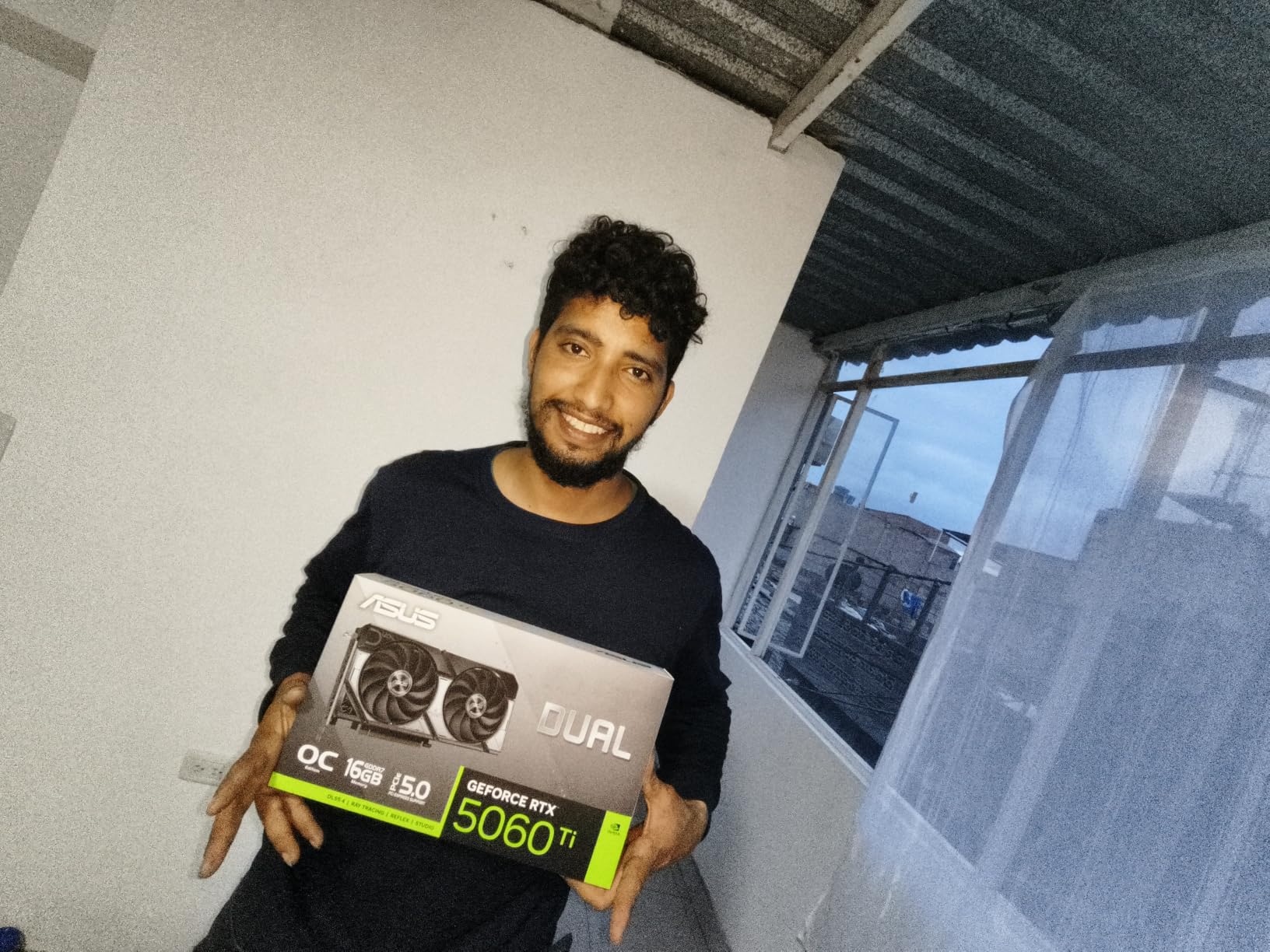ASUS Dual NVIDIA GeForce RTX 5060 Ti 16GB GDDR7 OC Edition Graphics Card, (PCIe 5.0, DLSS 4, HDMI 2.1b, DisplayPort 2.1b, 2.5-Slot, Axial-tech Fan, 0dB Technology), 3 Year Warranty customer photo 2