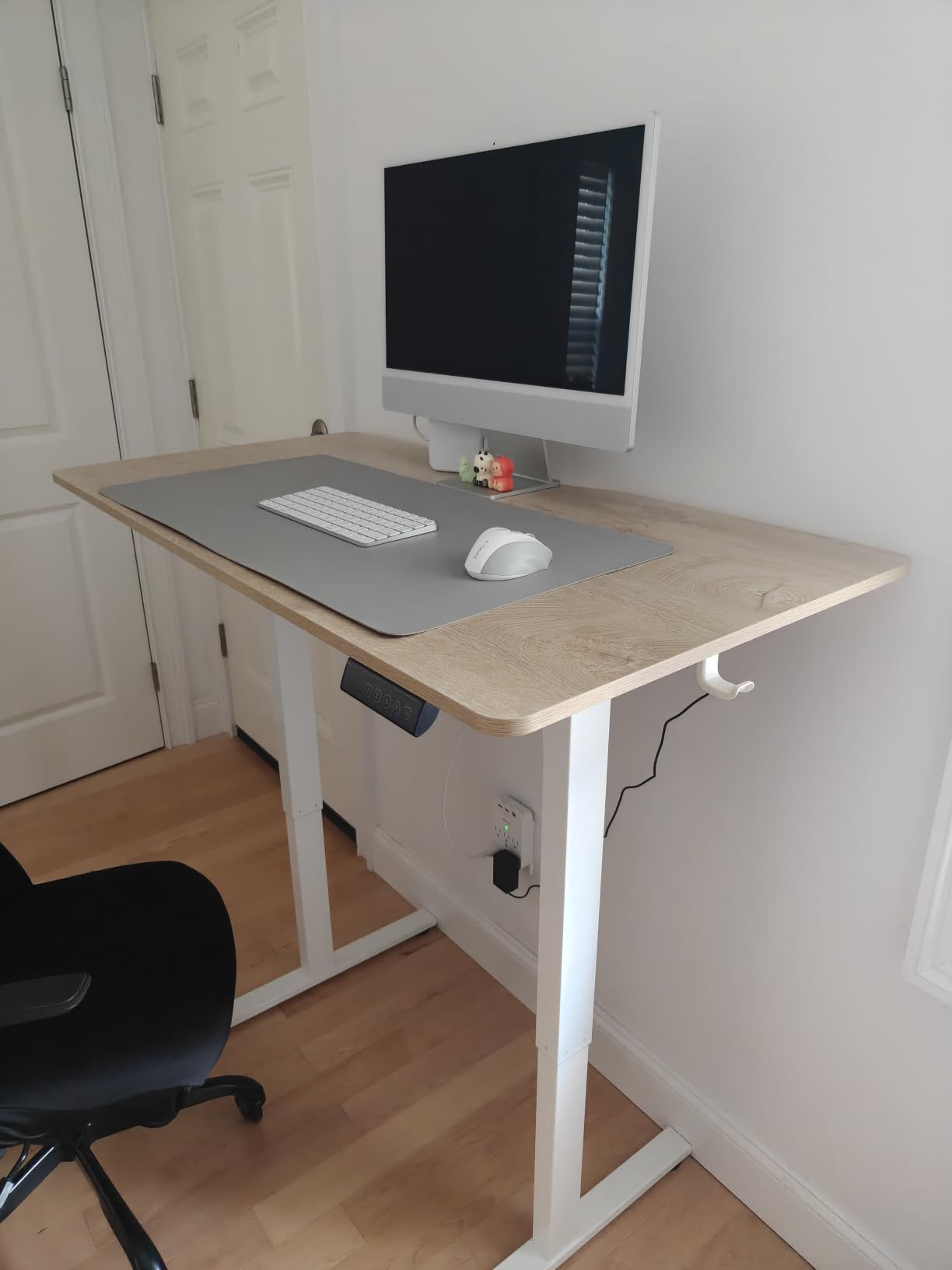 FEZIBO Standing Desk 48 × 24 Inch Electric Height Adjustable, Maple customer photo 1