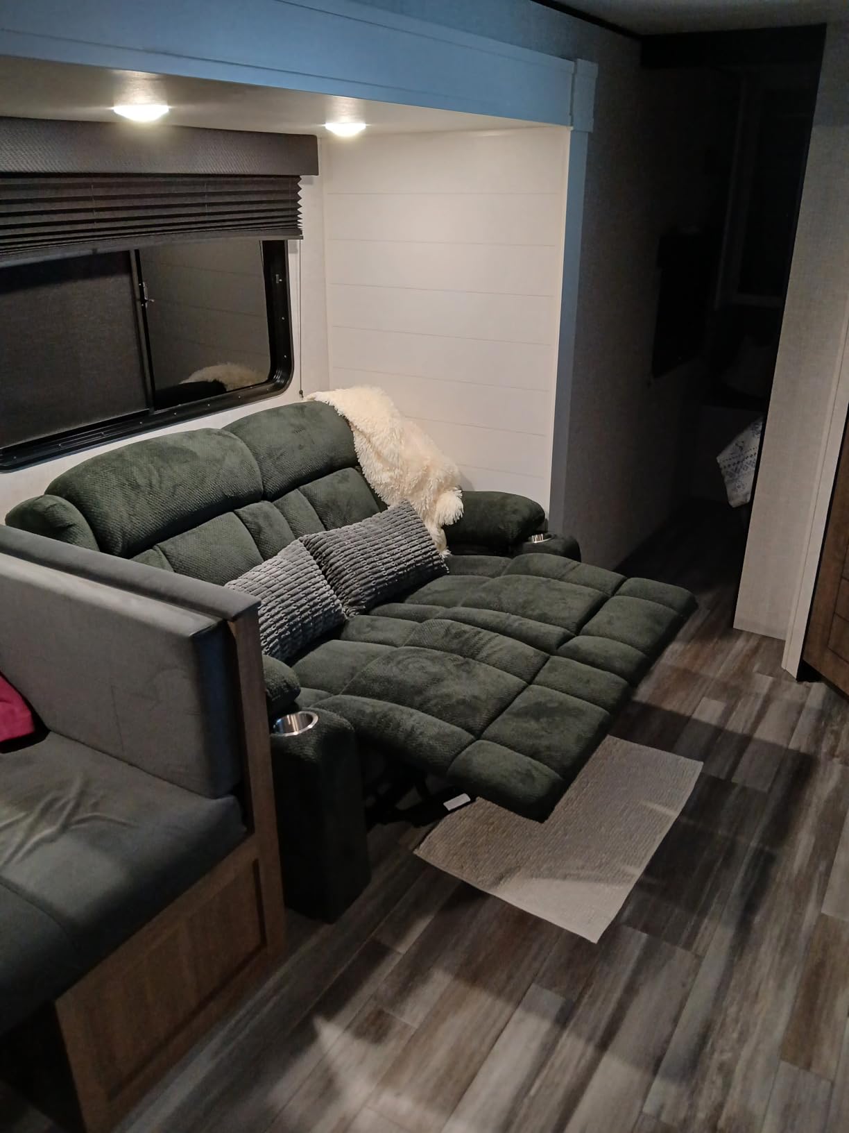 RV Recliner Chair, Oversized Reclining Loveseat Home Theater Seating with Cup Holders, Insert Pockets, Wall Hugger RV Recliners for Movie Room, Recline Movie Seats Gaming Sofa, Black customer photo 2