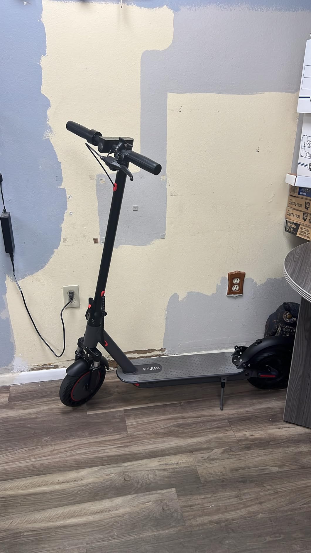 VOLPAM Electric Scooter with Dual Suspensions, 19/22MPH, 350W/500W/800W Motor, 60/40/31/23Miles Long Range, Dual Braking, Max Load 264 lbs customer photo 2