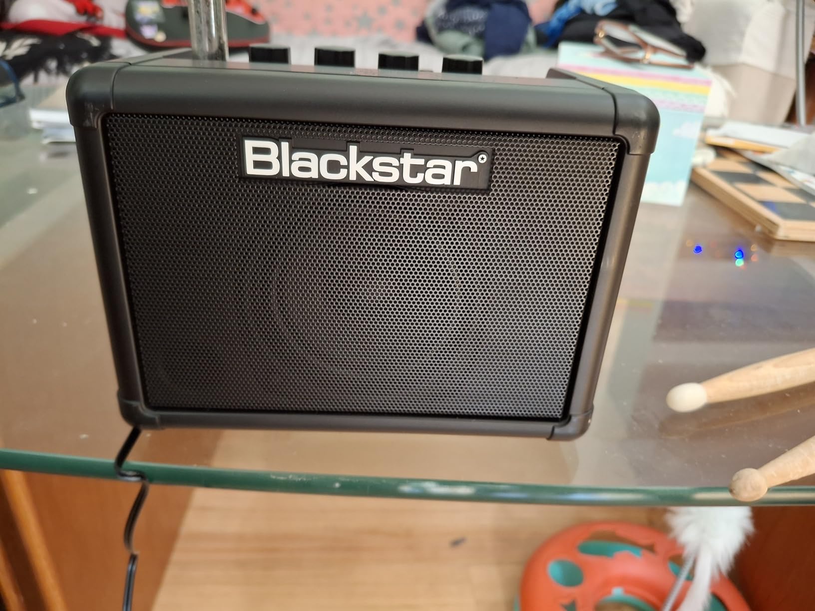 Blackstar Fly 3-3-watt 1x3 inch Compact Mini Guitar Amplifier w/ 2 Channels and Patented ISF - White customer photo 2